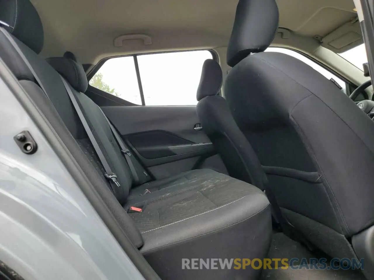 10 Photograph of a damaged car 3N1CP5CV3RL493740 NISSAN KICKS 2024