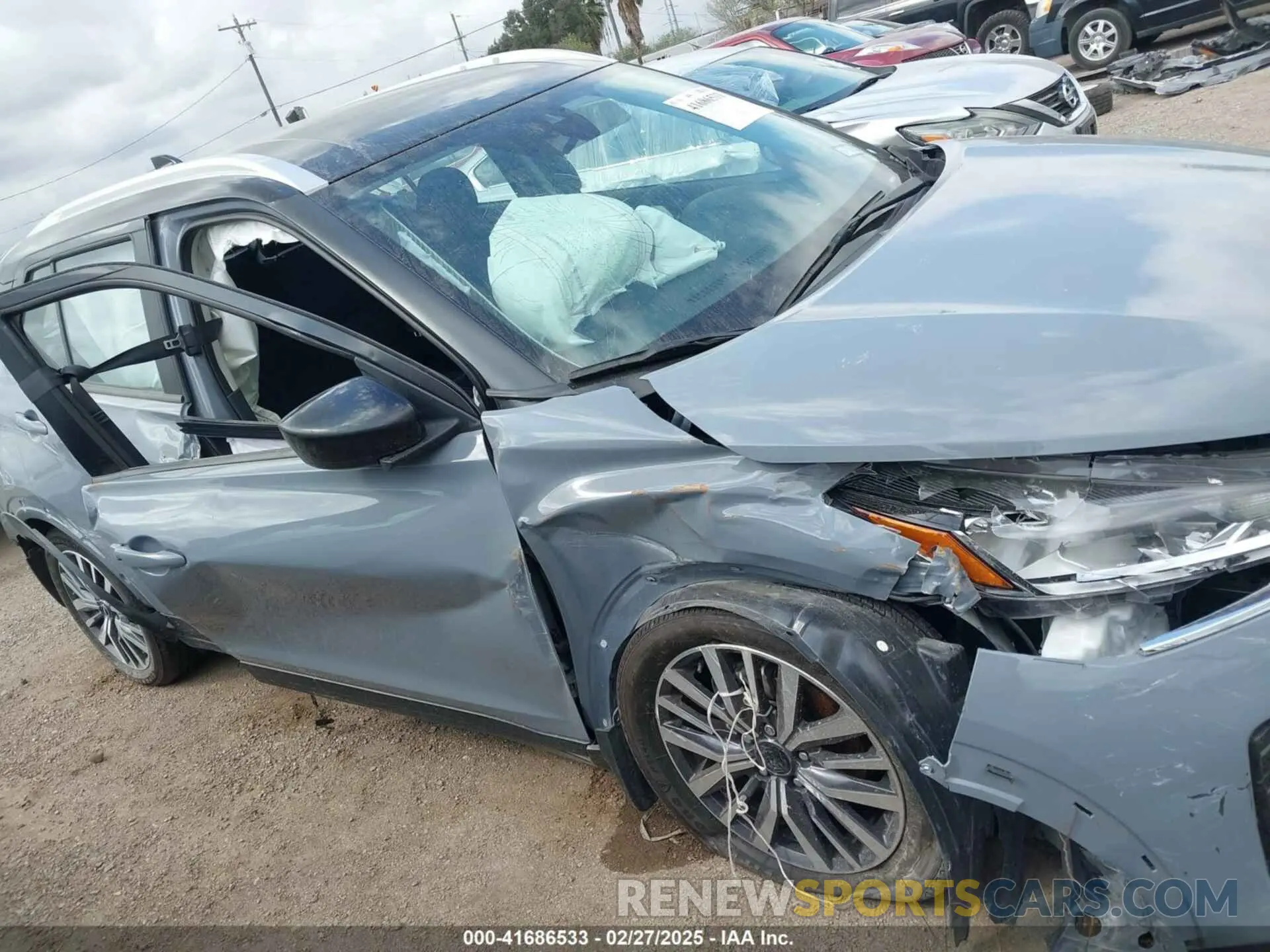 14 Photograph of a damaged car 3N1CP5CV4RL527524 NISSAN KICKS 2024