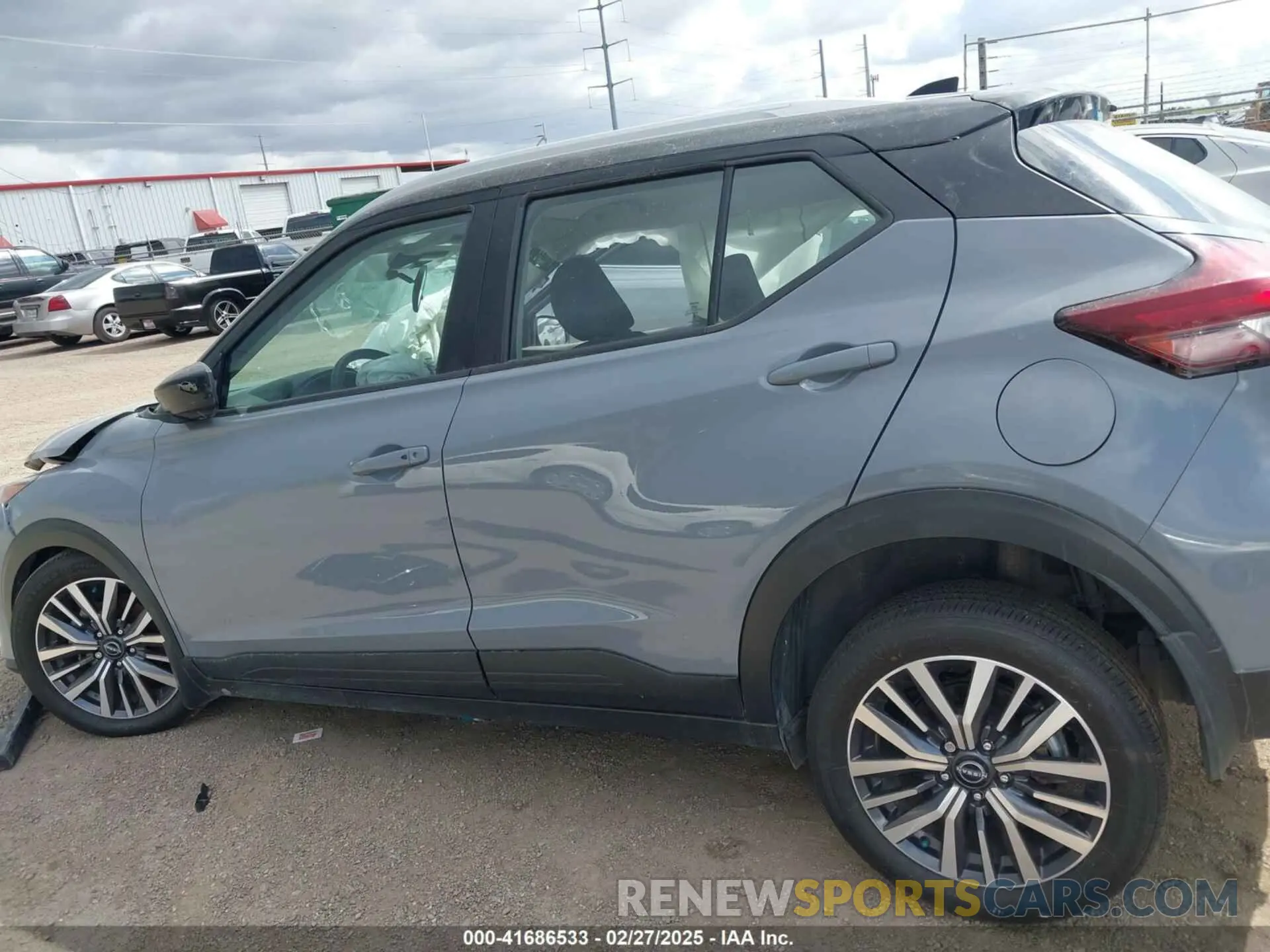 15 Photograph of a damaged car 3N1CP5CV4RL527524 NISSAN KICKS 2024