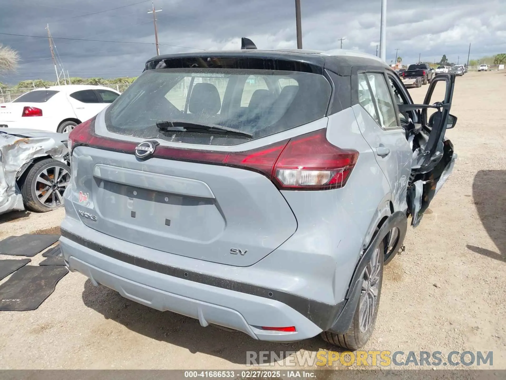 4 Photograph of a damaged car 3N1CP5CV4RL527524 NISSAN KICKS 2024