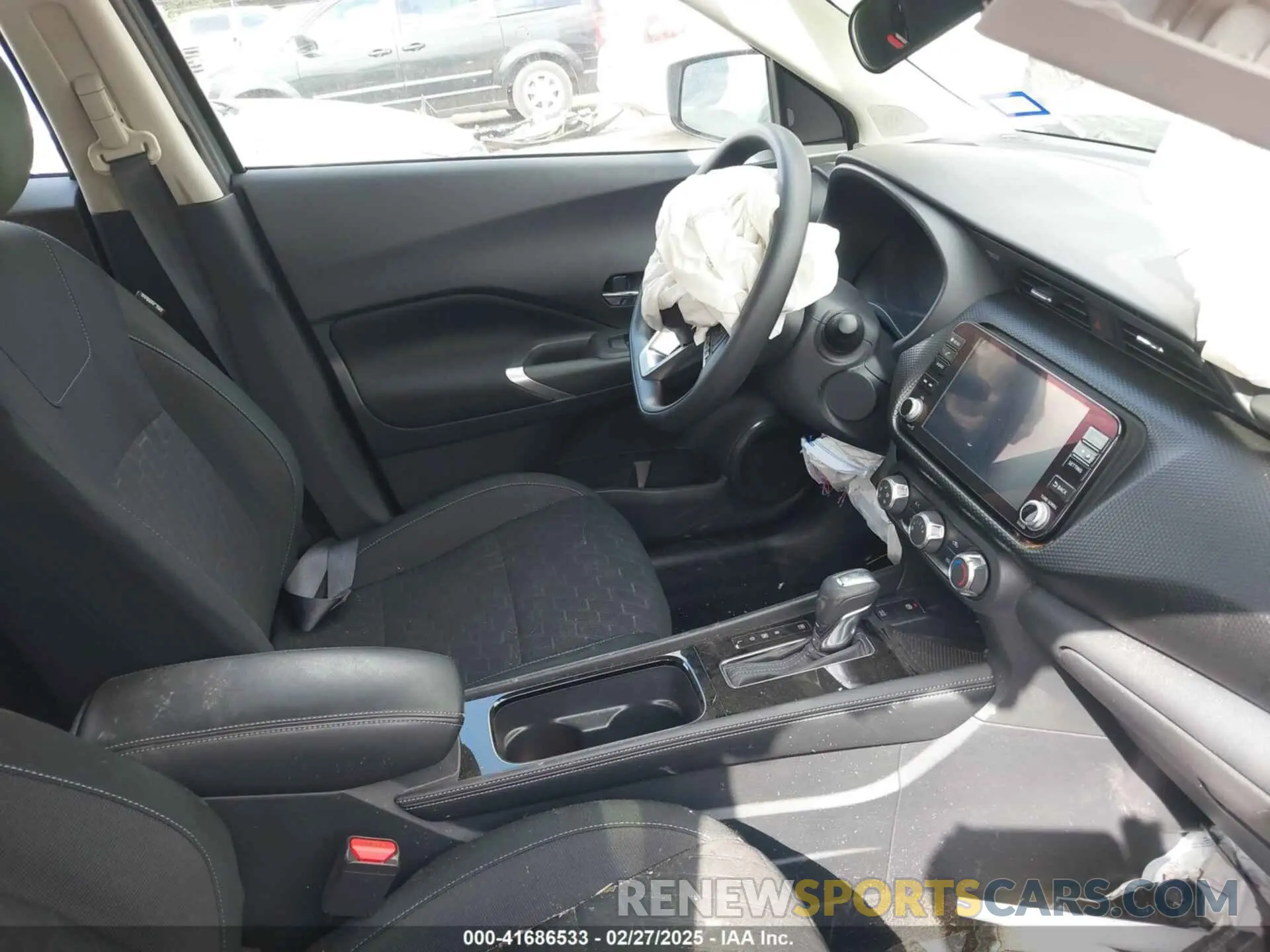5 Photograph of a damaged car 3N1CP5CV4RL527524 NISSAN KICKS 2024