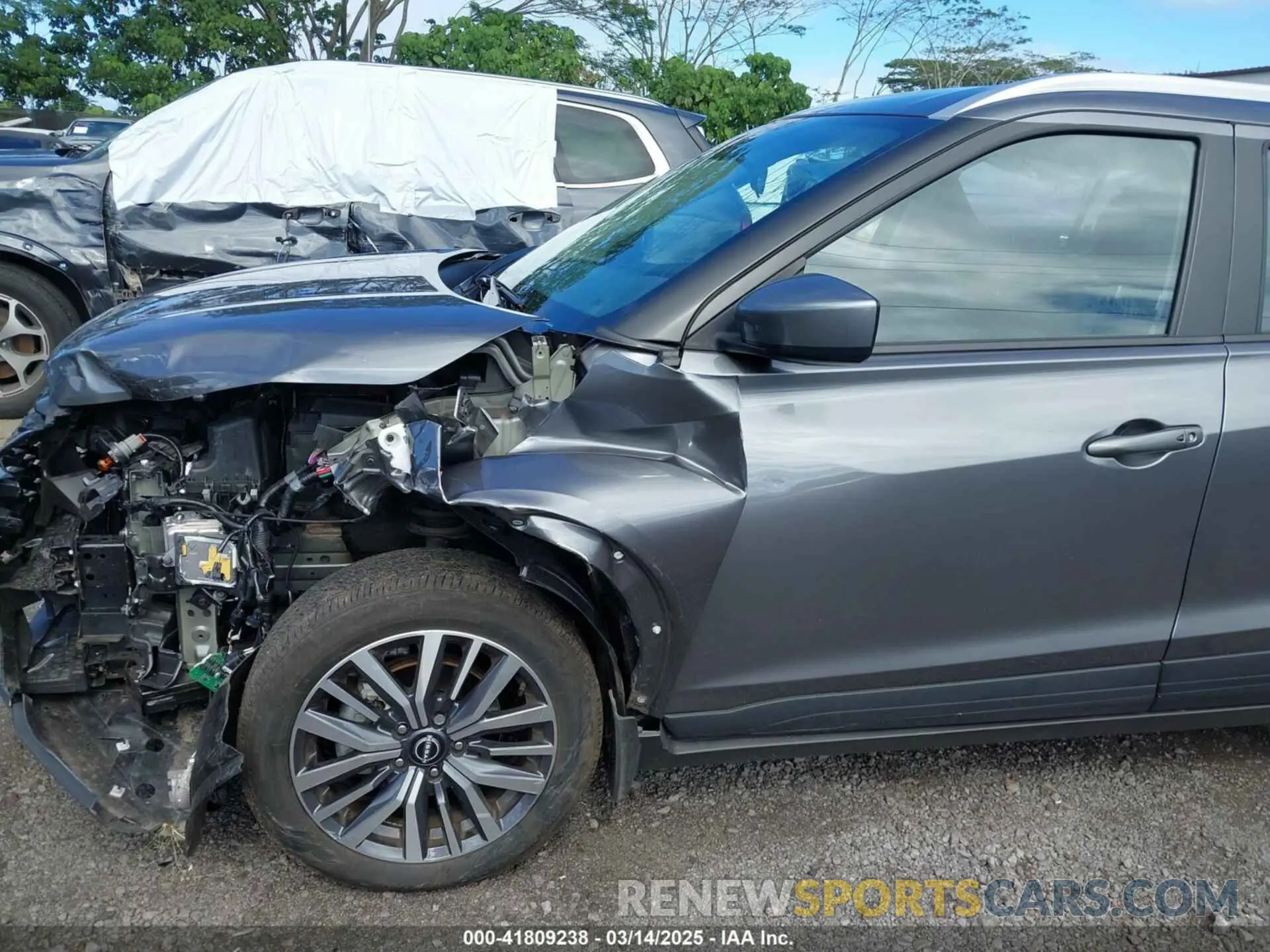 17 Photograph of a damaged car 3N1CP5CV5RL504477 NISSAN KICKS 2024
