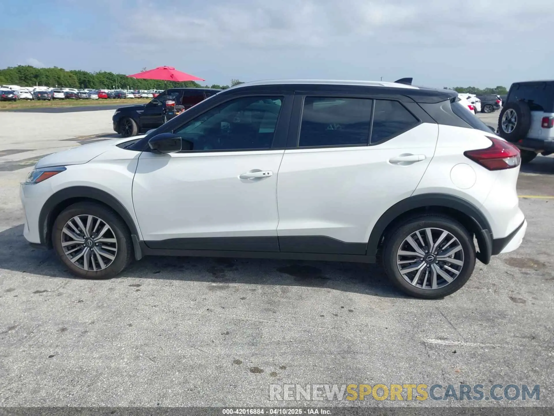 14 Photograph of a damaged car 3N1CP5CV6RL544499 NISSAN KICKS 2024