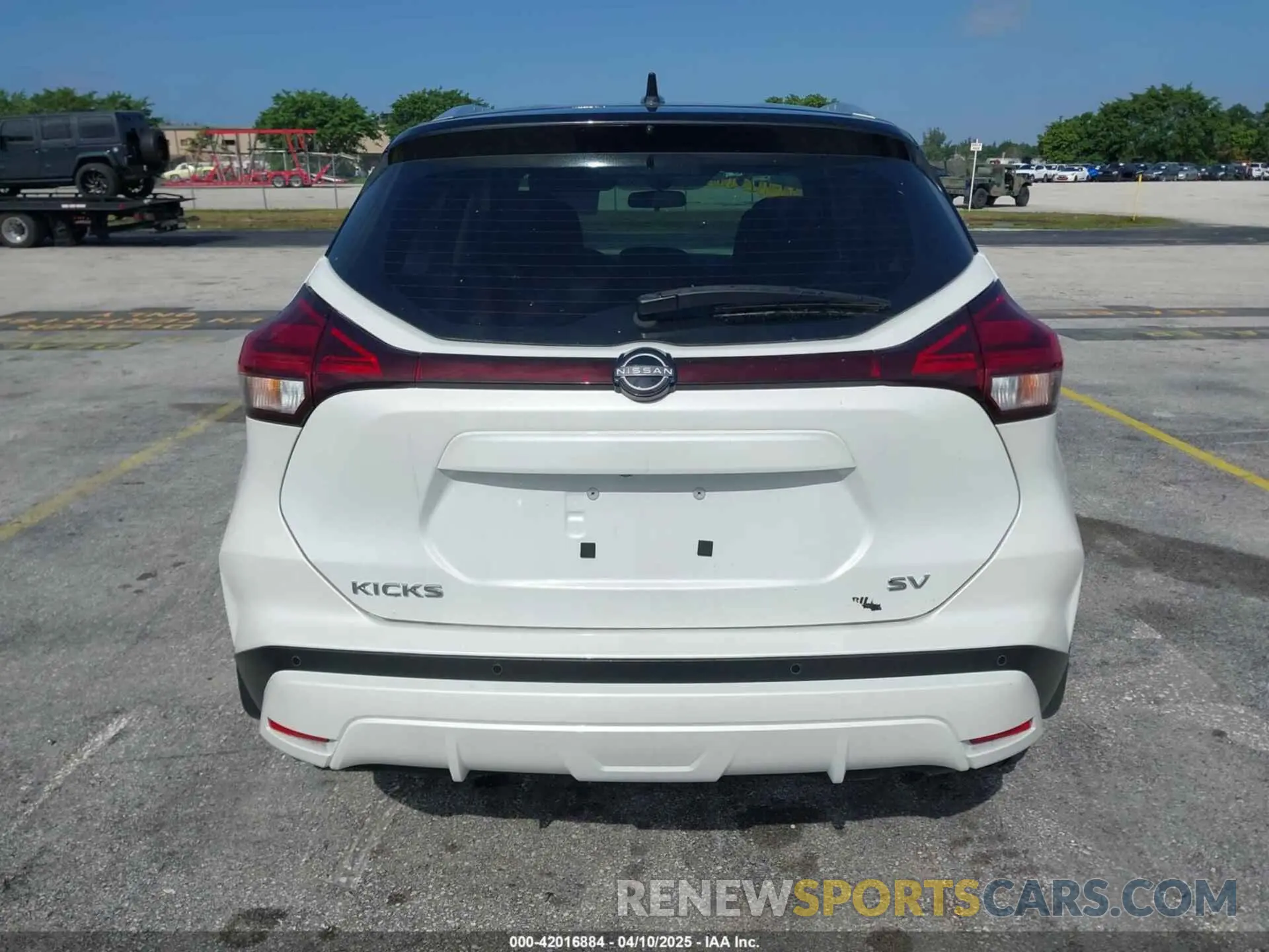 16 Photograph of a damaged car 3N1CP5CV6RL544499 NISSAN KICKS 2024