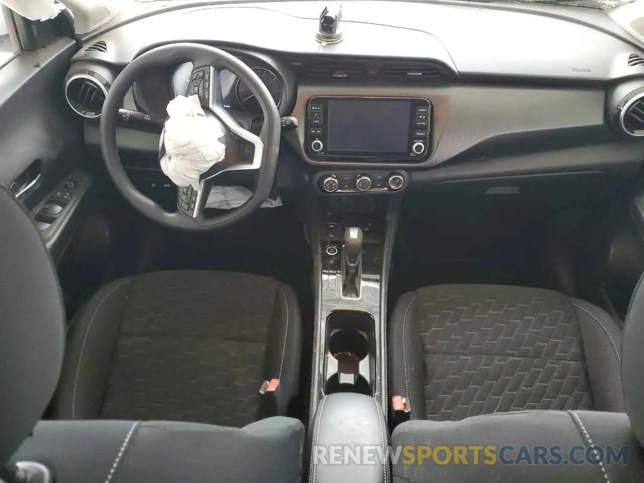 8 Photograph of a damaged car 3N1CP5CV7RL552918 NISSAN KICKS 2024