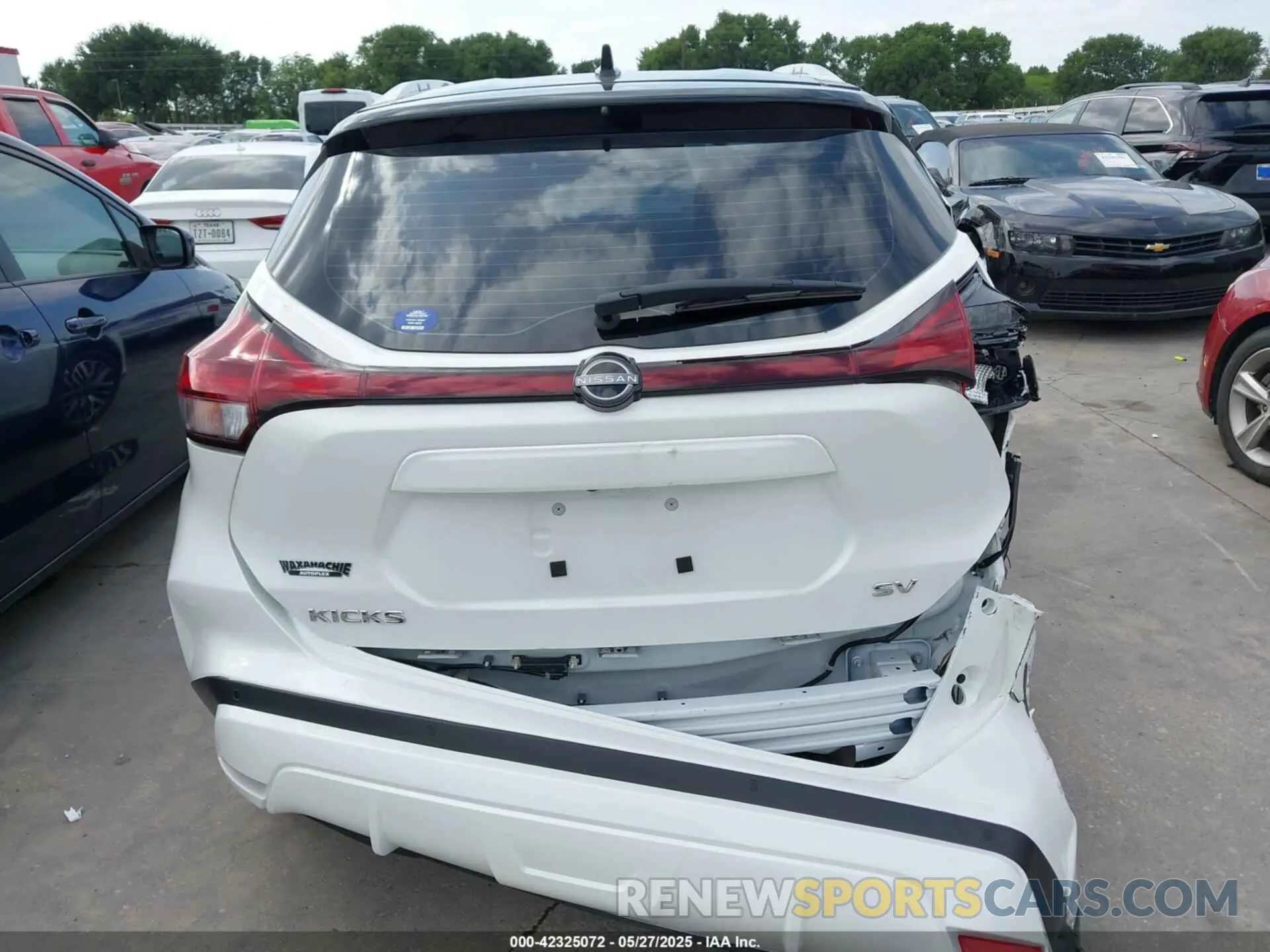 16 Photograph of a damaged car 3N1CP5CV8RL545881 NISSAN KICKS 2024