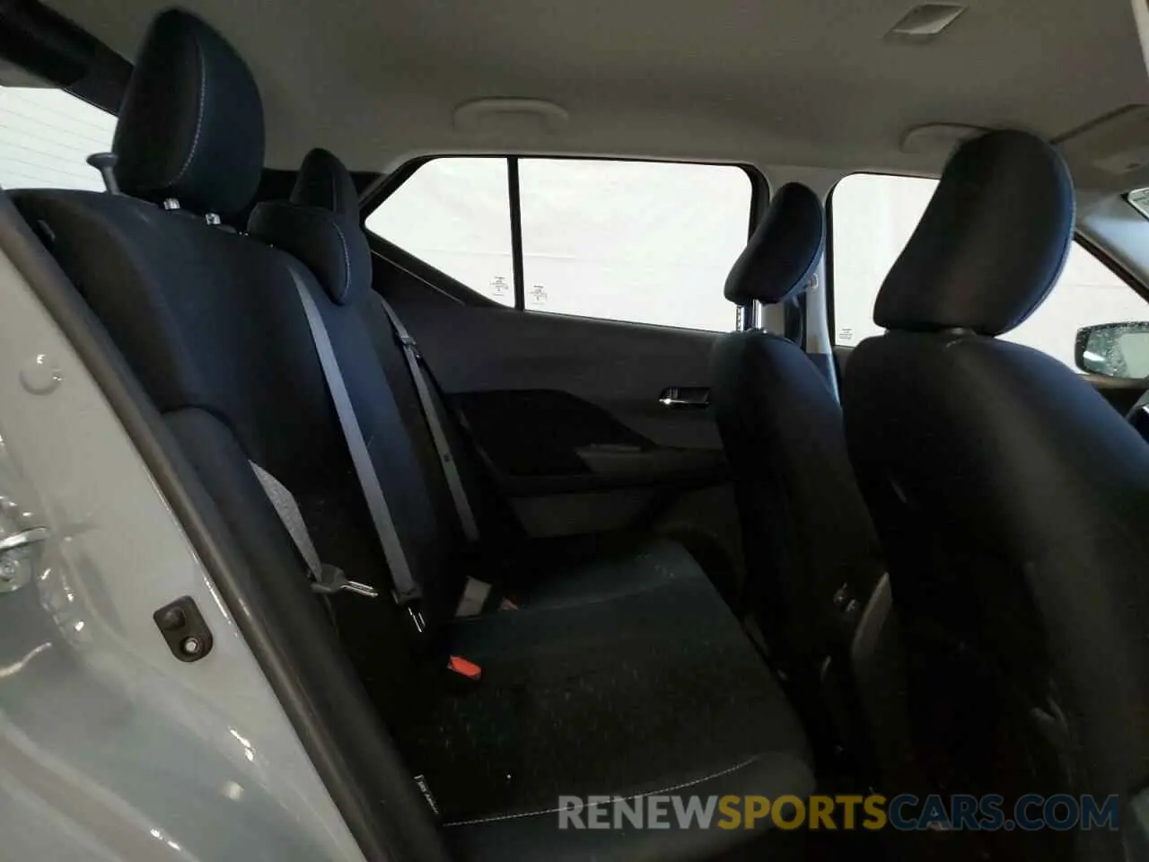 11 Photograph of a damaged car 3N1CP5CV8RL557190 NISSAN KICKS 2024