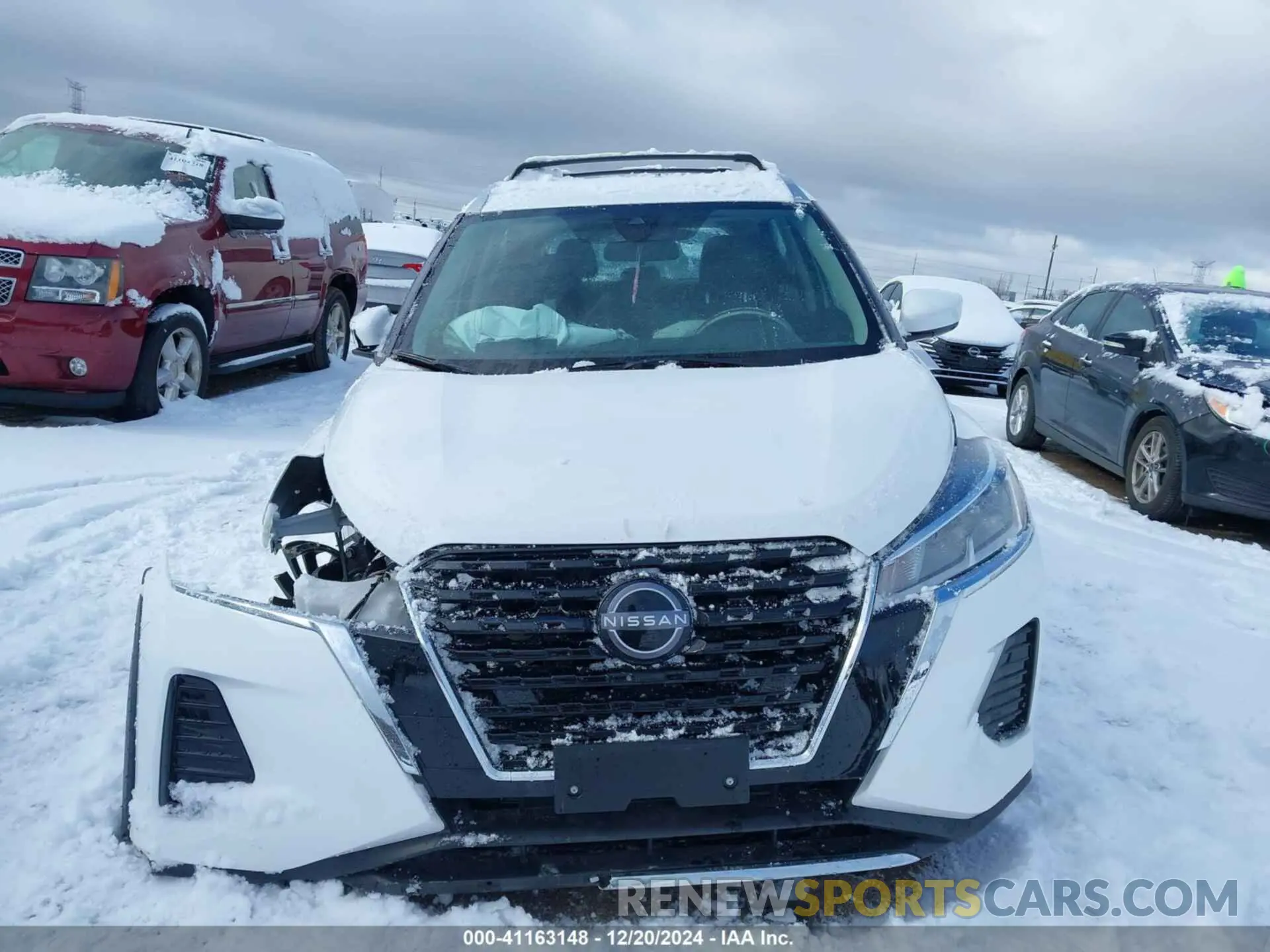 12 Photograph of a damaged car 3N1CP5CV9RL520696 NISSAN KICKS 2024