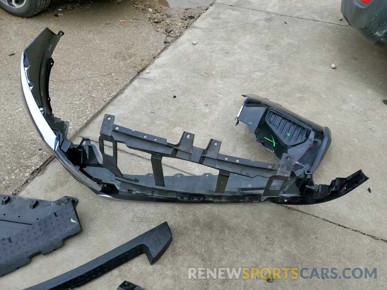 13 Photograph of a damaged car 3N1CP5CVXRL560821 NISSAN KICKS 2024
