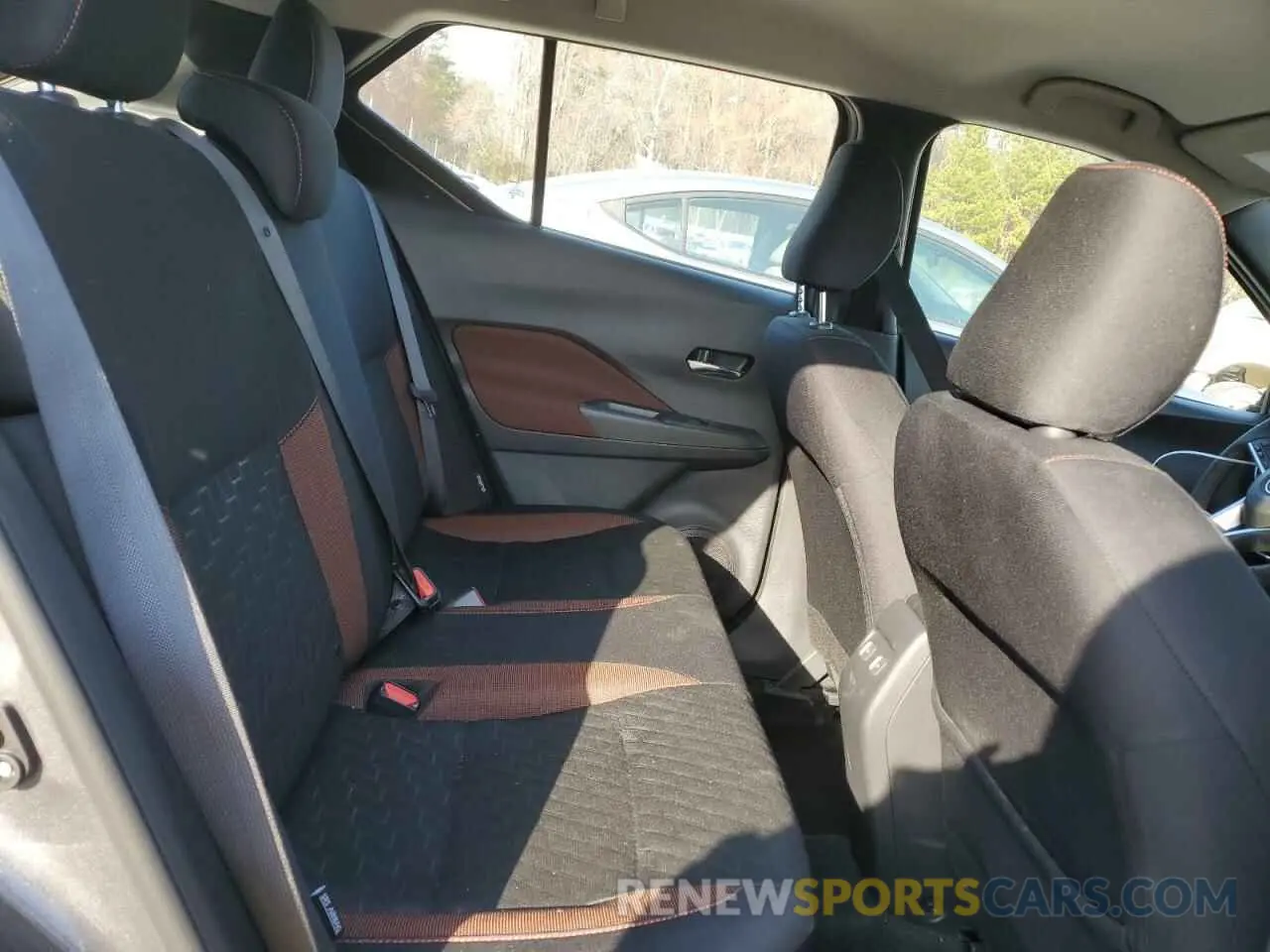 11 Photograph of a damaged car 3N1CP5DV0RL535473 NISSAN KICKS 2024