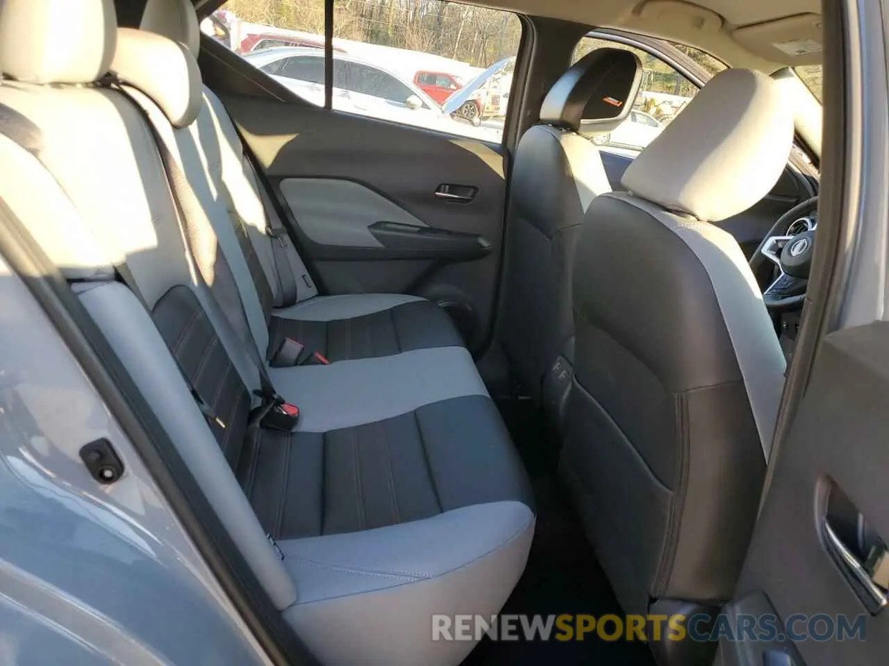 10 Photograph of a damaged car 3N1CP5DV0RL567419 NISSAN KICKS 2024