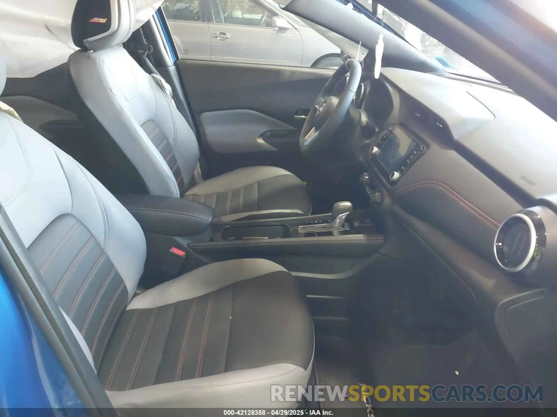 5 Photograph of a damaged car 3N1CP5DV0RL567775 NISSAN KICKS 2024
