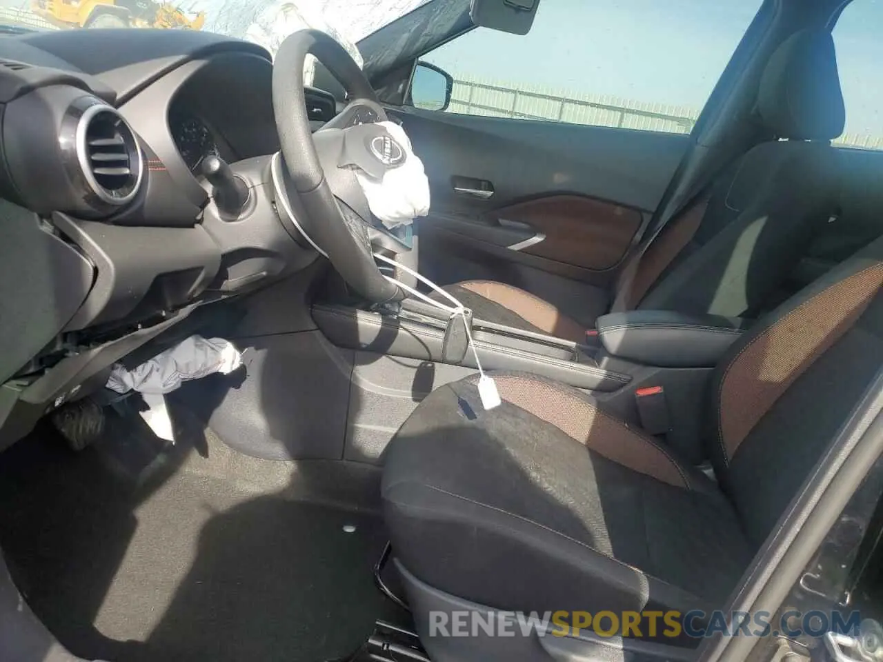 7 Photograph of a damaged car 3N1CP5DV1RL531819 NISSAN KICKS 2024
