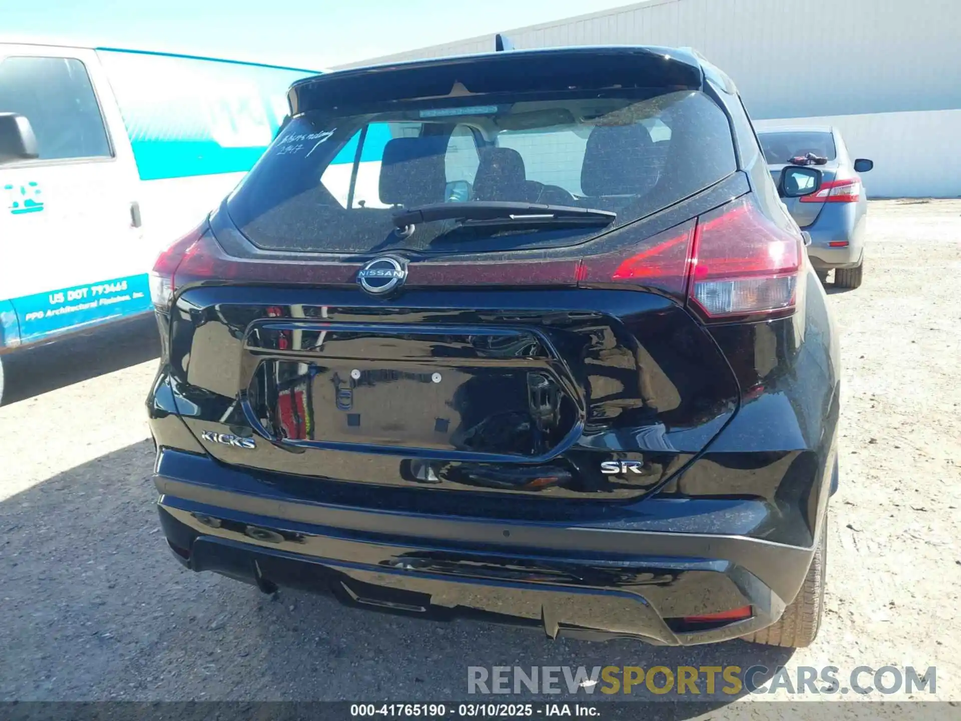 17 Photograph of a damaged car 3N1CP5DV2RL481822 NISSAN KICKS 2024