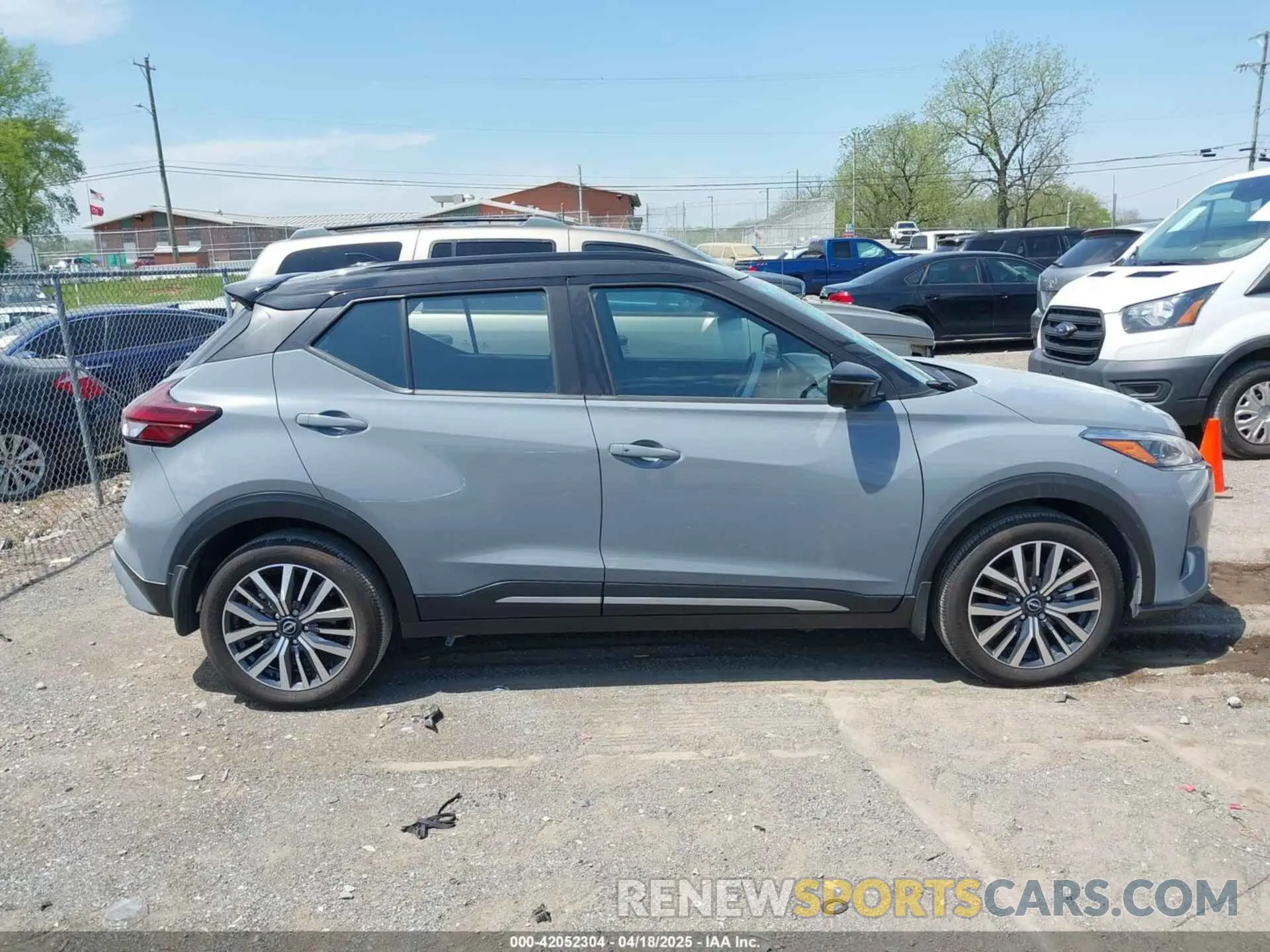 14 Photograph of a damaged car 3N1CP5DV2RL502815 NISSAN KICKS 2024