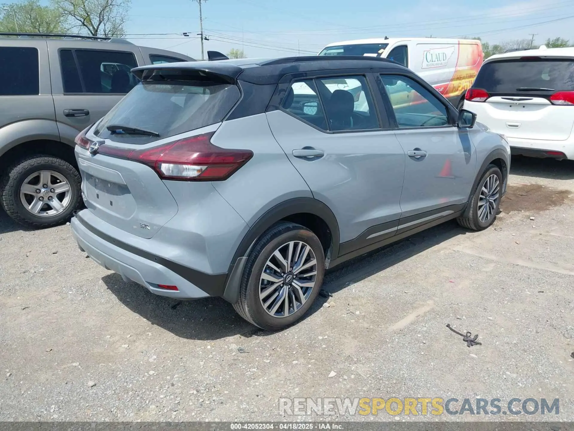 4 Photograph of a damaged car 3N1CP5DV2RL502815 NISSAN KICKS 2024