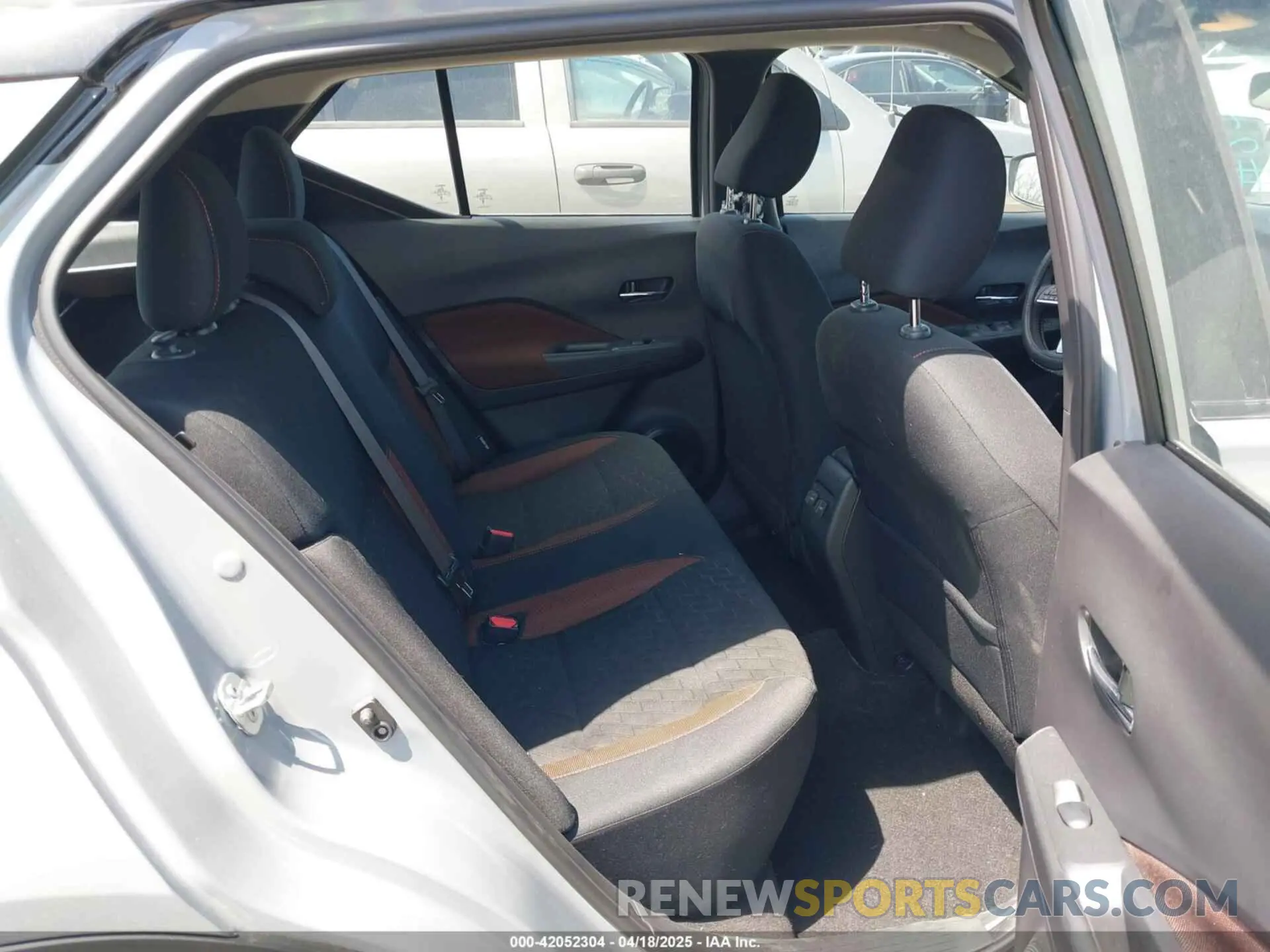 8 Photograph of a damaged car 3N1CP5DV2RL502815 NISSAN KICKS 2024
