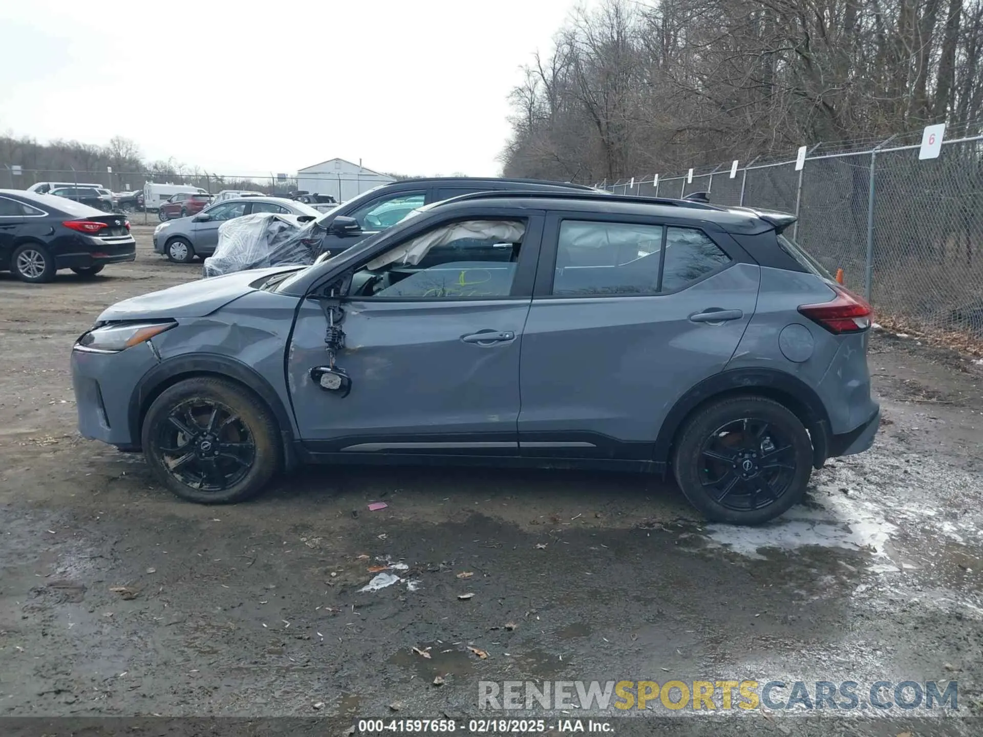 14 Photograph of a damaged car 3N1CP5DV2RL556812 NISSAN KICKS 2024