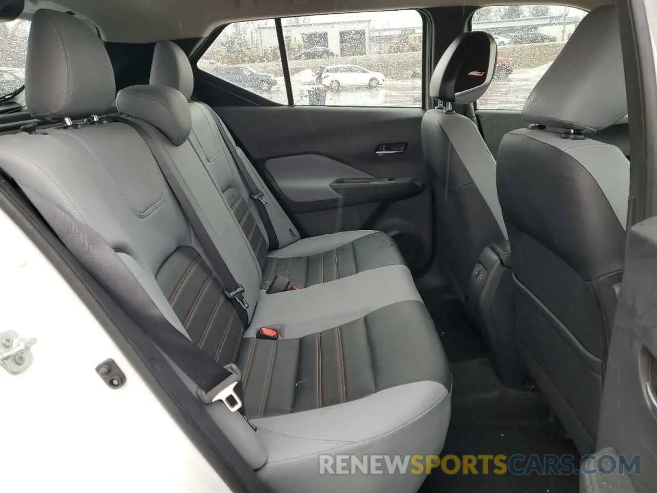 10 Photograph of a damaged car 3N1CP5DV3RL570699 NISSAN KICKS 2024