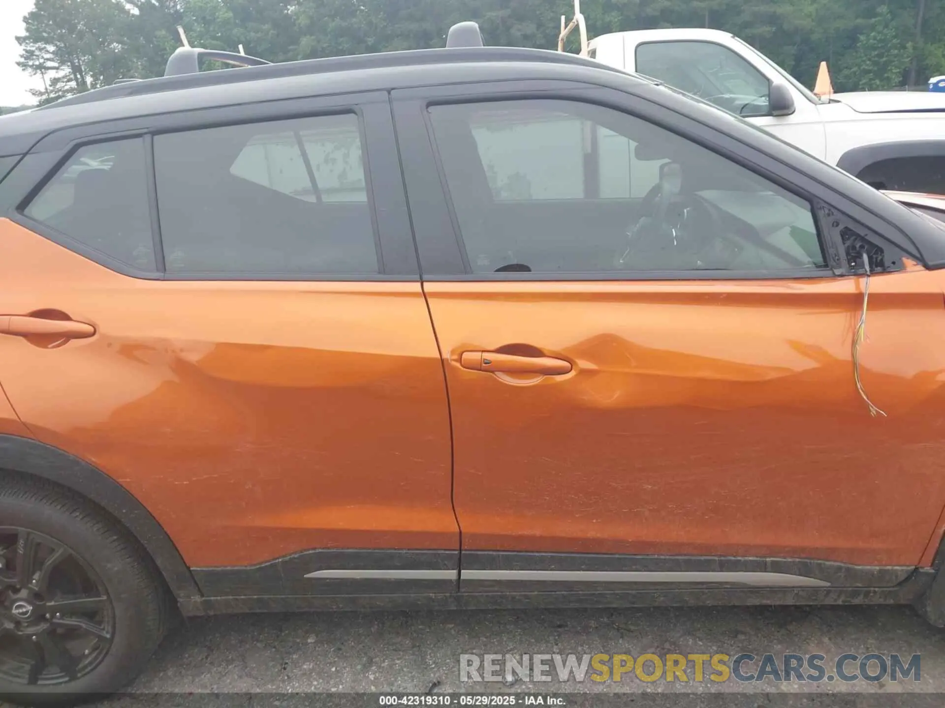 13 Photograph of a damaged car 3N1CP5DV4RL474483 NISSAN KICKS 2024