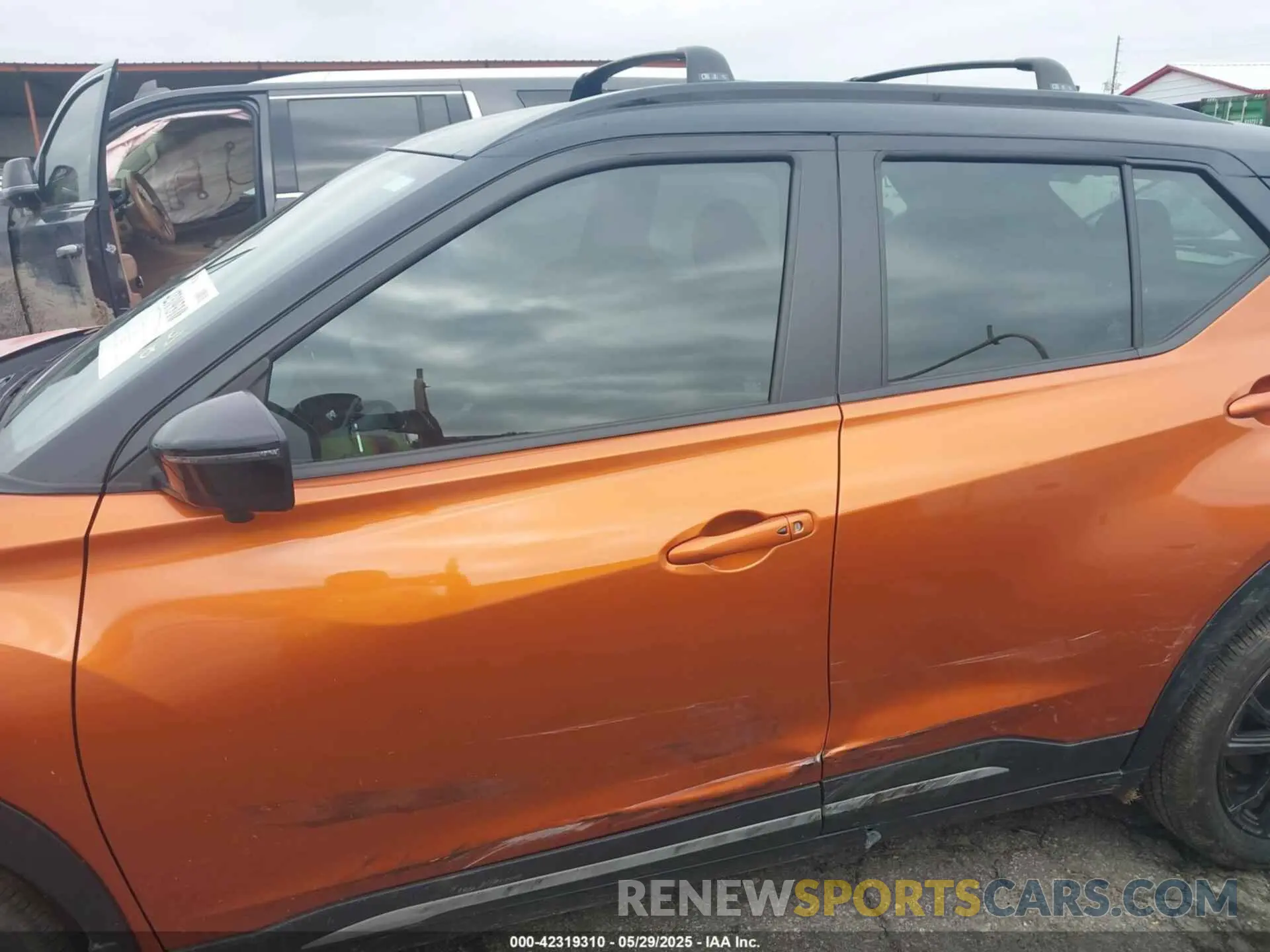 14 Photograph of a damaged car 3N1CP5DV4RL474483 NISSAN KICKS 2024