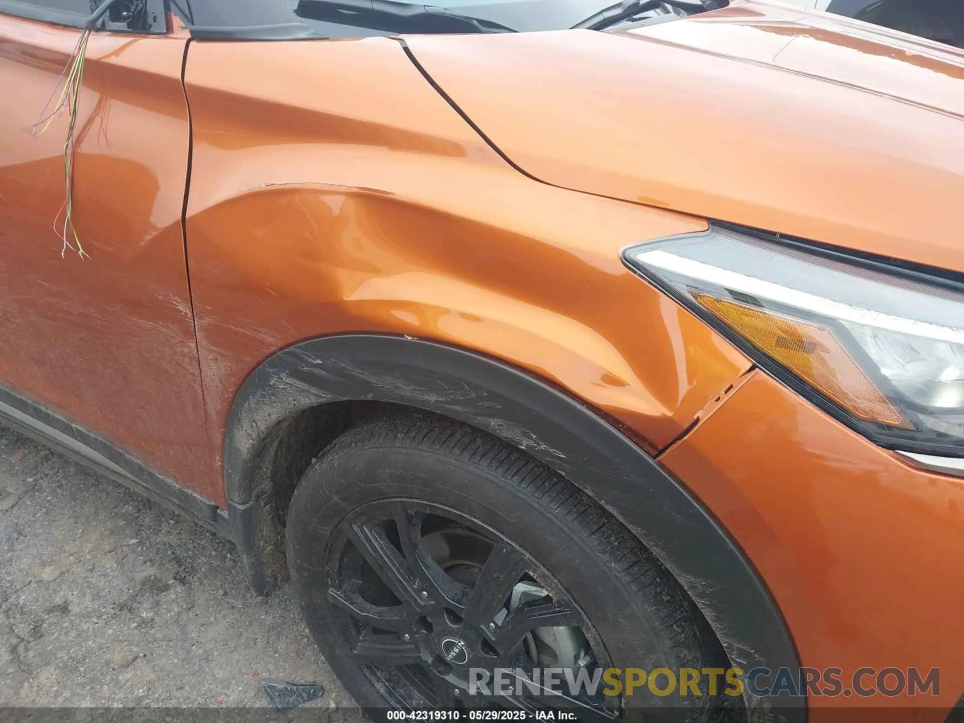 17 Photograph of a damaged car 3N1CP5DV4RL474483 NISSAN KICKS 2024