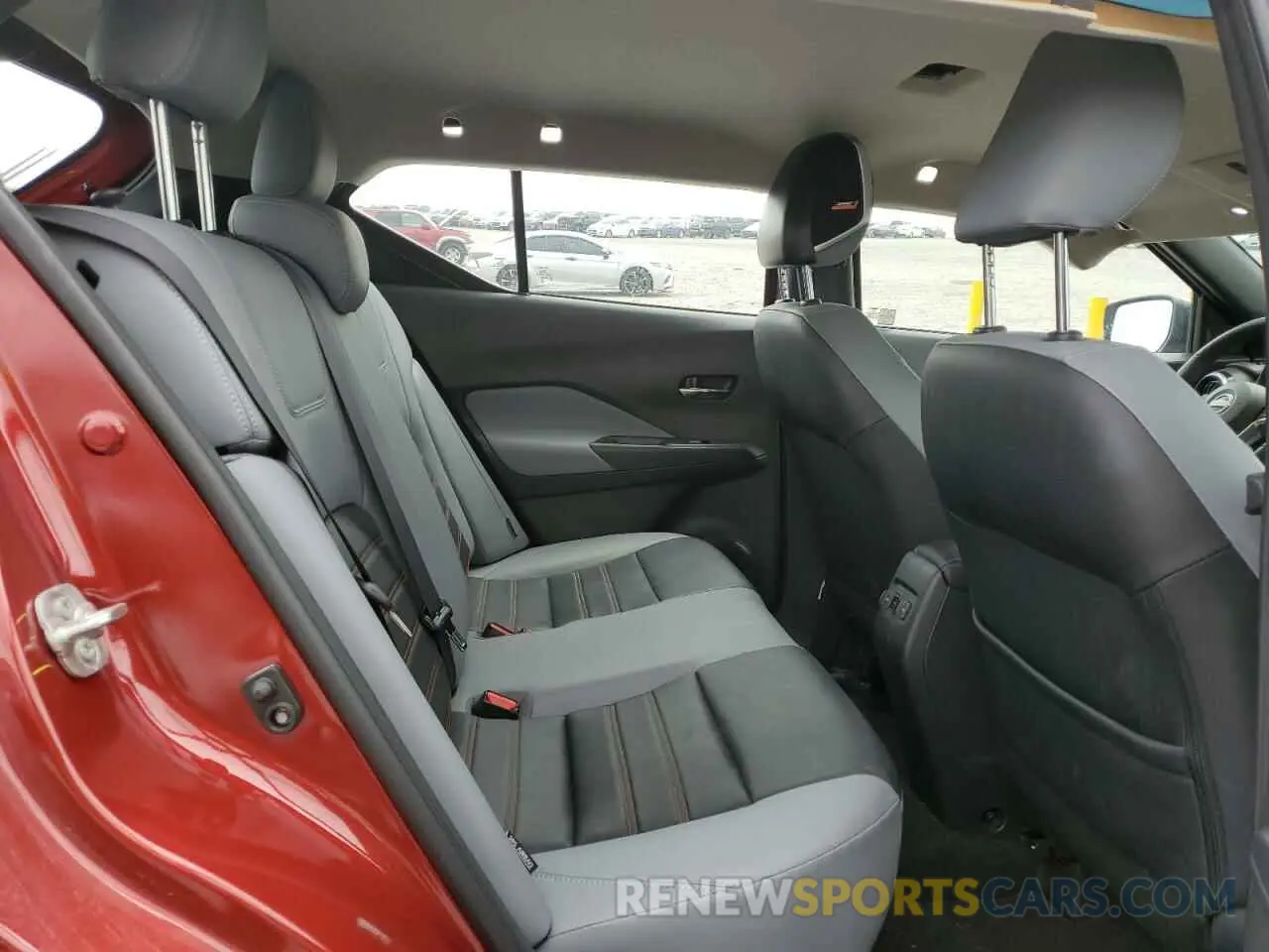 11 Photograph of a damaged car 3N1CP5DV4RL549571 NISSAN KICKS 2024