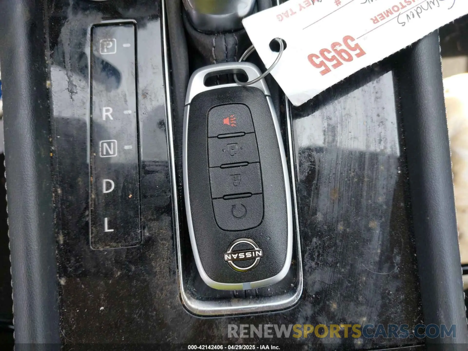 11 Photograph of a damaged car 3N1CP5DV4RL564801 NISSAN KICKS 2024