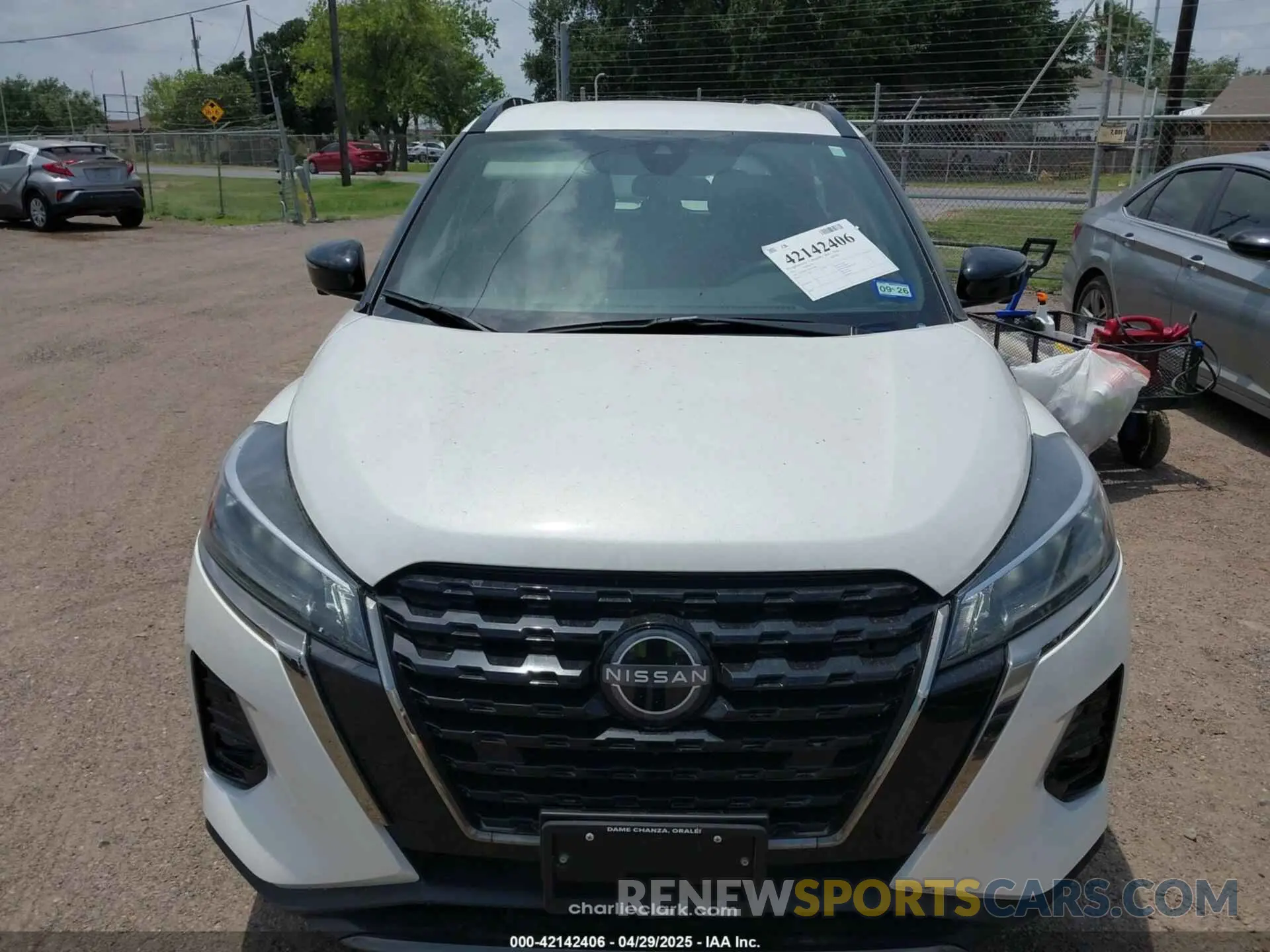 6 Photograph of a damaged car 3N1CP5DV4RL564801 NISSAN KICKS 2024