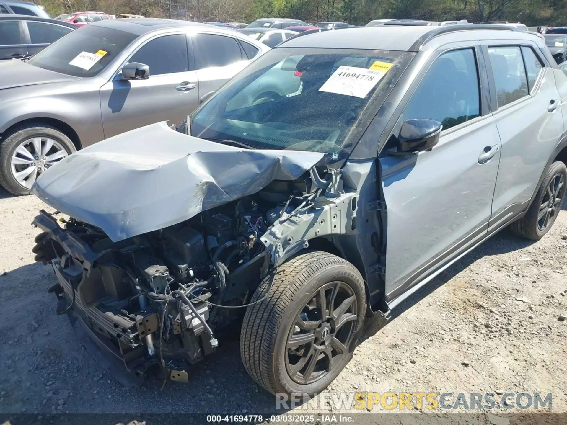 18 Photograph of a damaged car 3N1CP5DV6RL536725 NISSAN KICKS 2024