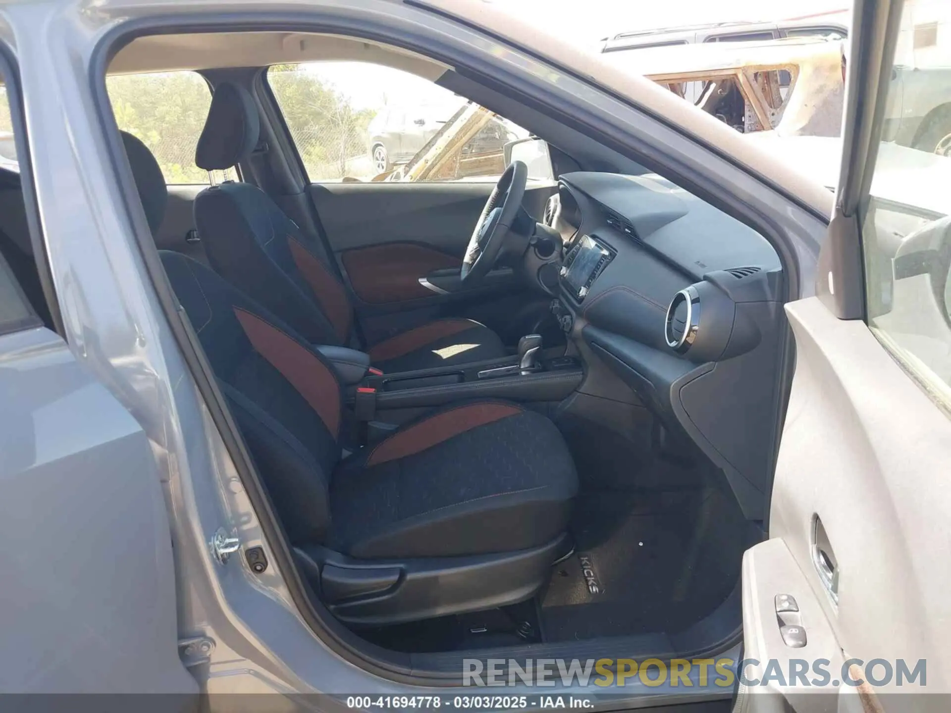 5 Photograph of a damaged car 3N1CP5DV6RL536725 NISSAN KICKS 2024