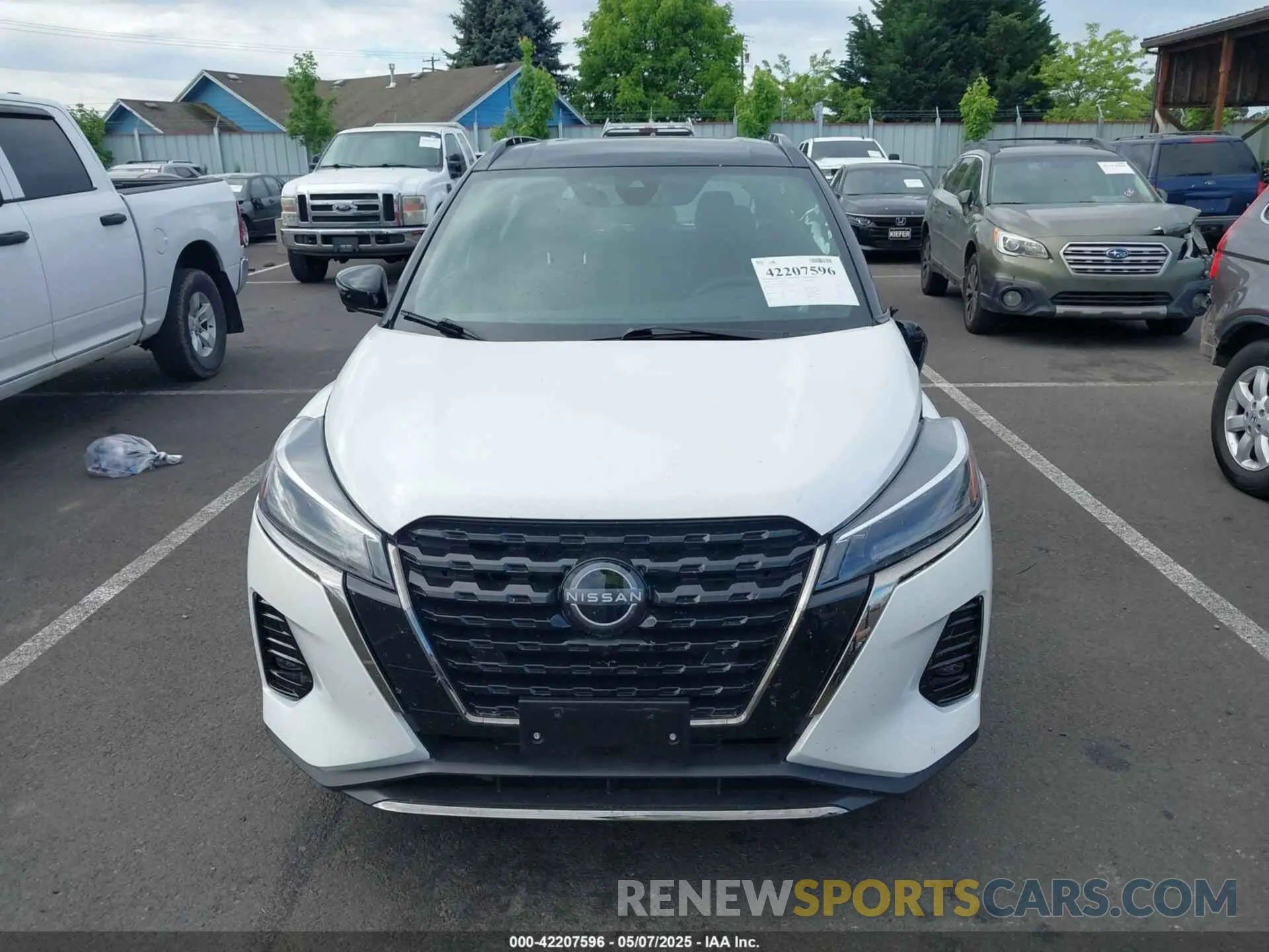 12 Photograph of a damaged car 3N1CP5DV6RL560300 NISSAN KICKS 2024