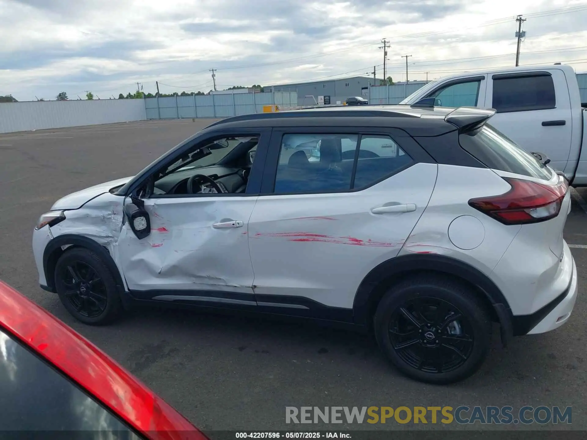 14 Photograph of a damaged car 3N1CP5DV6RL560300 NISSAN KICKS 2024