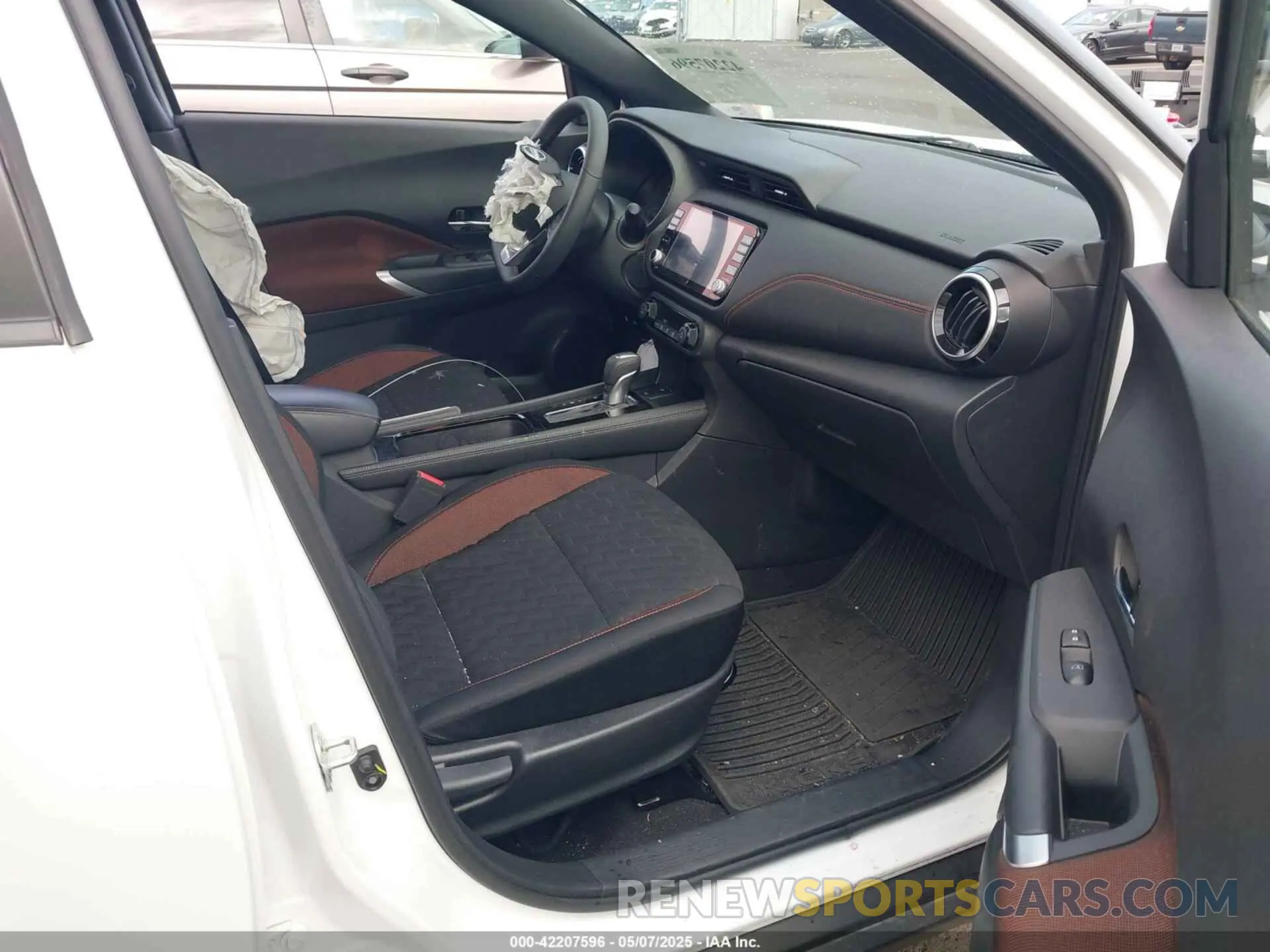 5 Photograph of a damaged car 3N1CP5DV6RL560300 NISSAN KICKS 2024