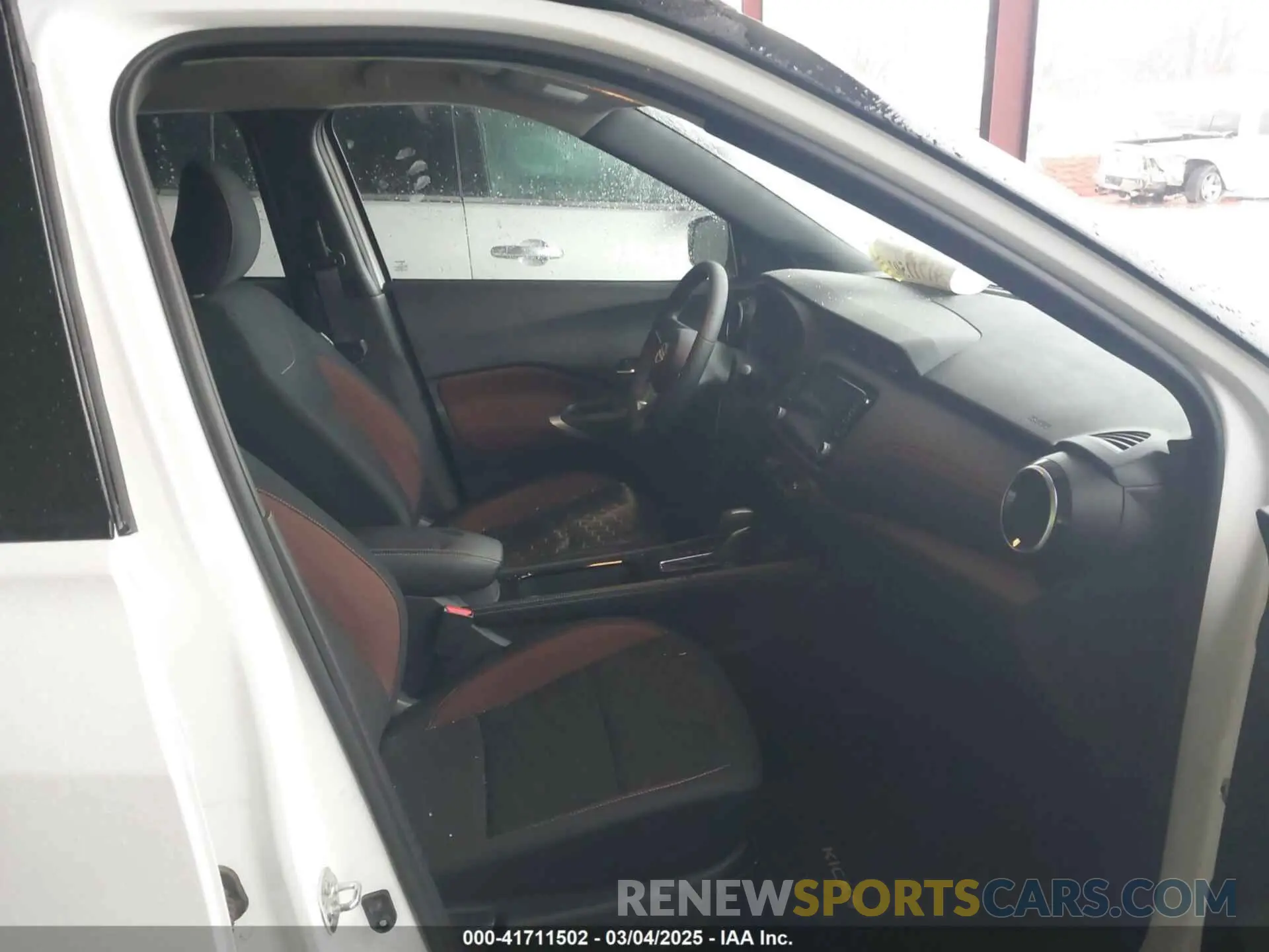 5 Photograph of a damaged car 3N1CP5DV7RL477815 NISSAN KICKS 2024