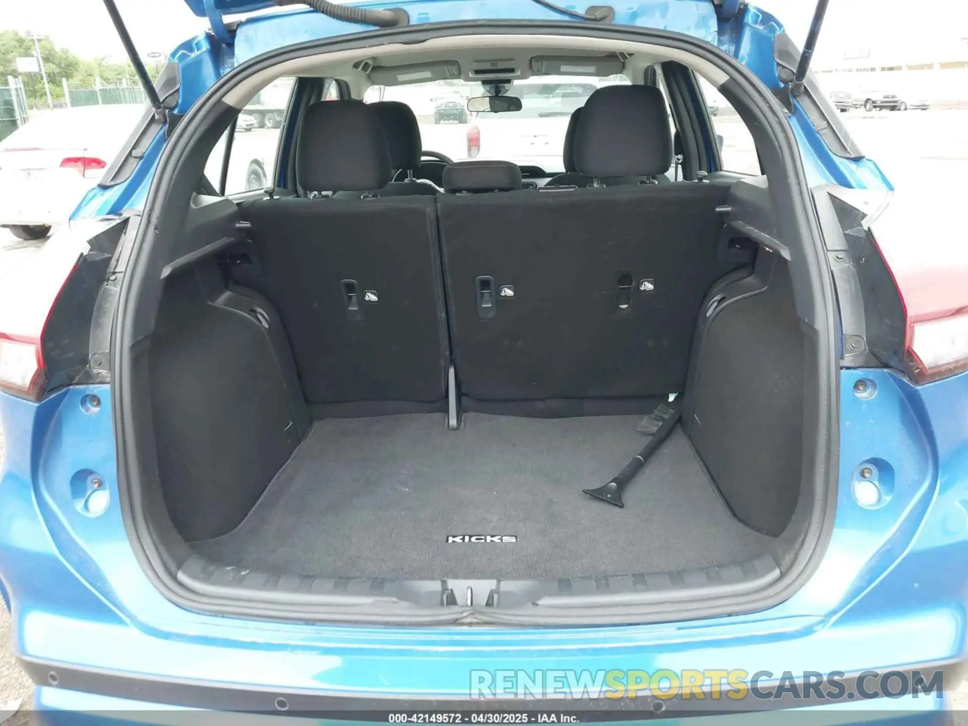 17 Photograph of a damaged car 3N1CP5DV7RL525443 NISSAN KICKS 2024