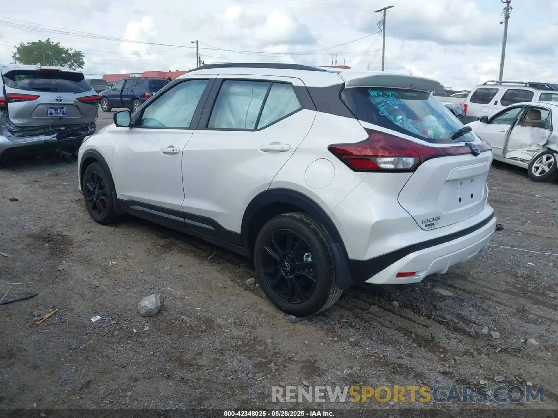 3 Photograph of a damaged car 3N1CP5DV7RL558037 NISSAN KICKS 2024