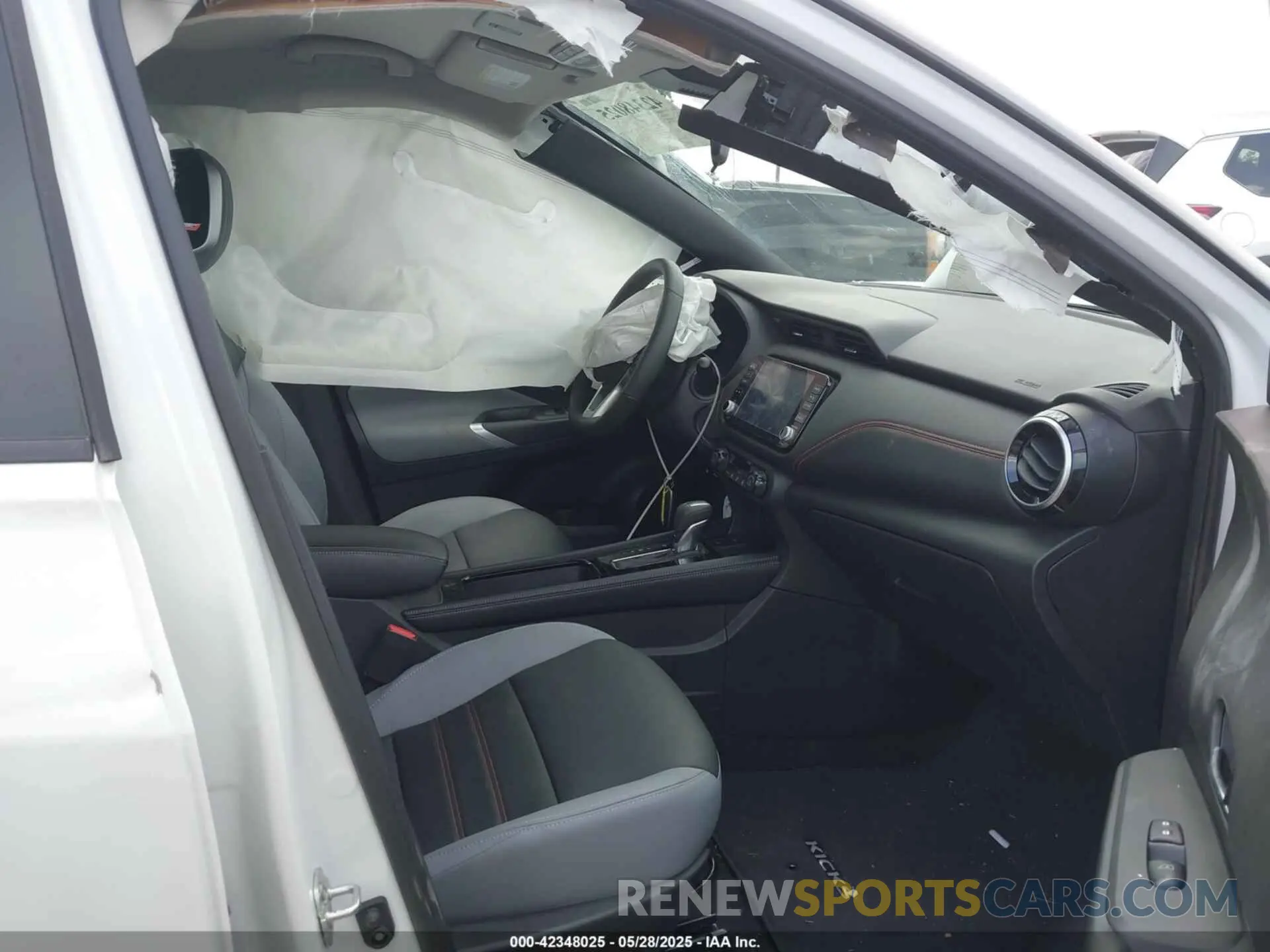 5 Photograph of a damaged car 3N1CP5DV7RL558037 NISSAN KICKS 2024