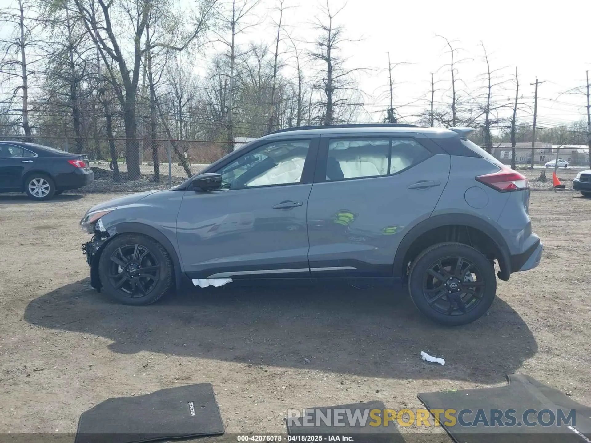 13 Photograph of a damaged car 3N1CP5DV8RL532353 NISSAN KICKS 2024