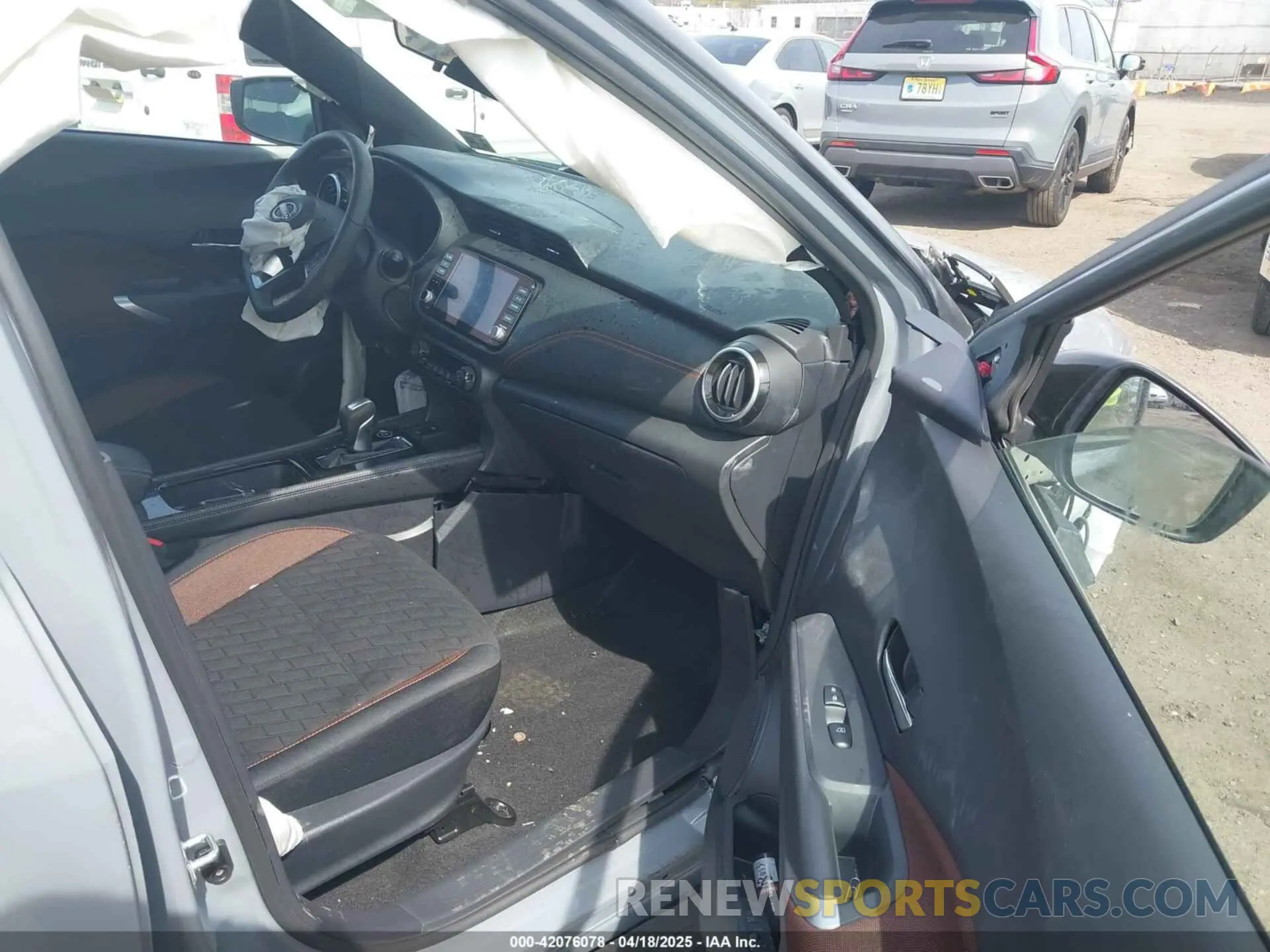5 Photograph of a damaged car 3N1CP5DV8RL532353 NISSAN KICKS 2024