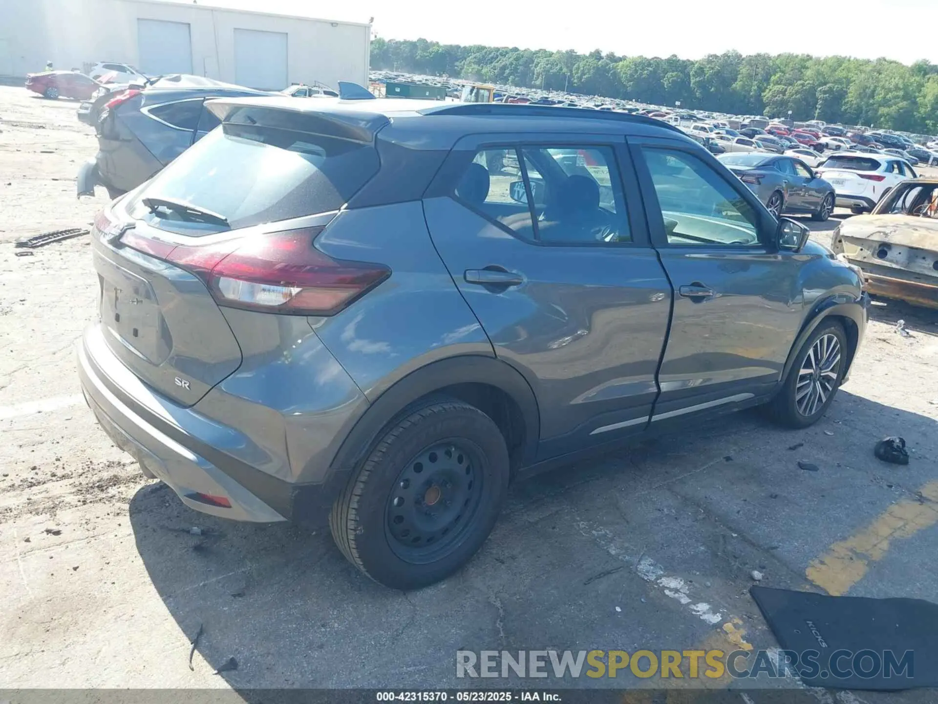4 Photograph of a damaged car 3N1CP5DV8RL540856 NISSAN KICKS 2024