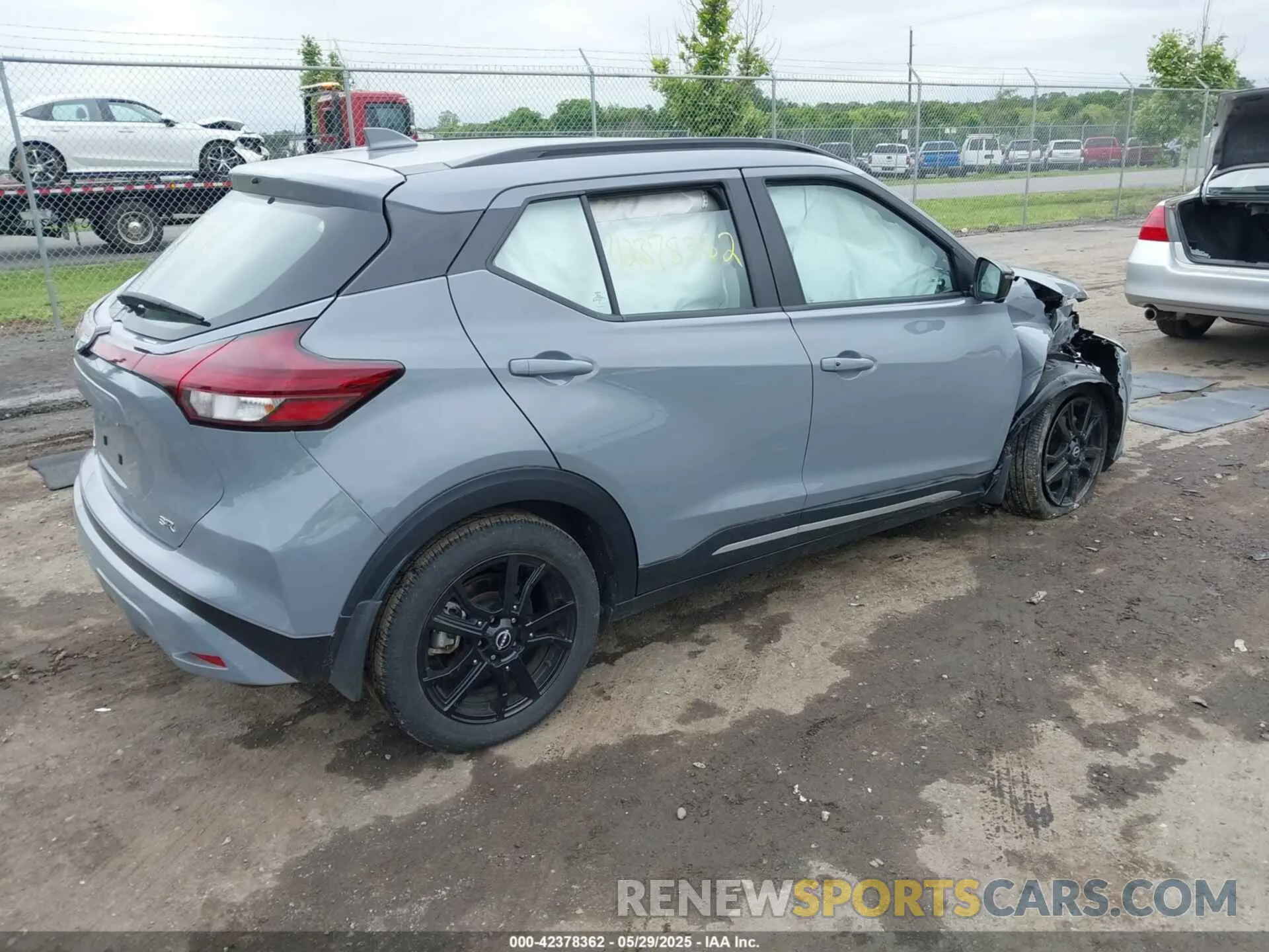 4 Photograph of a damaged car 3N1CP5DV9RL473362 NISSAN KICKS 2024