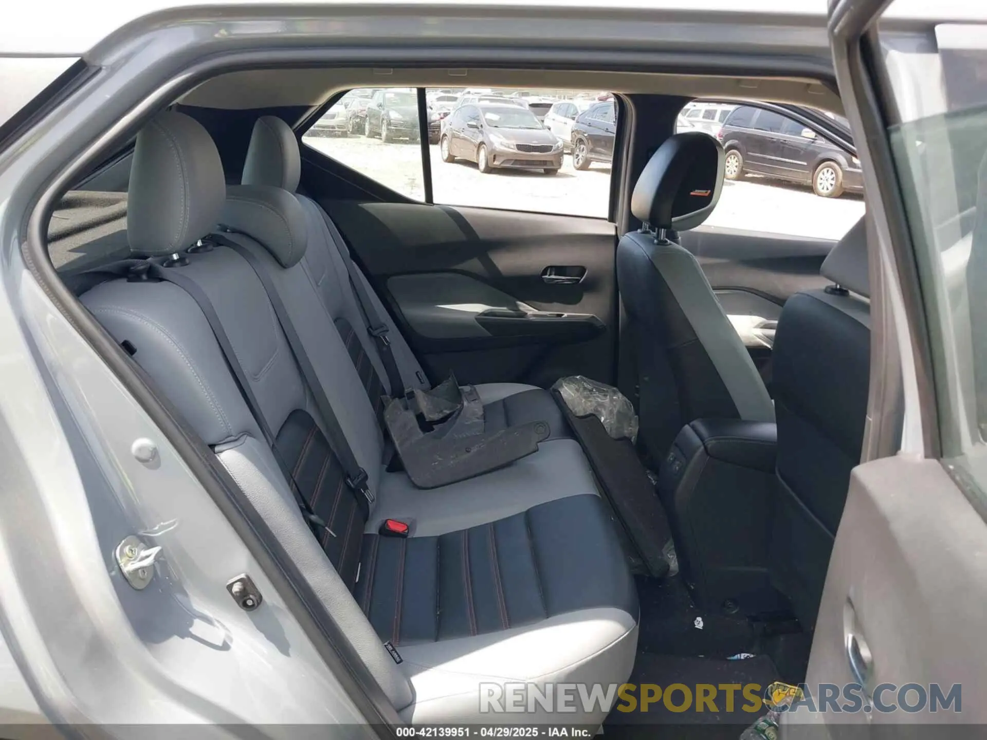 8 Photograph of a damaged car 3N1CP5DV9RL494244 NISSAN KICKS 2024