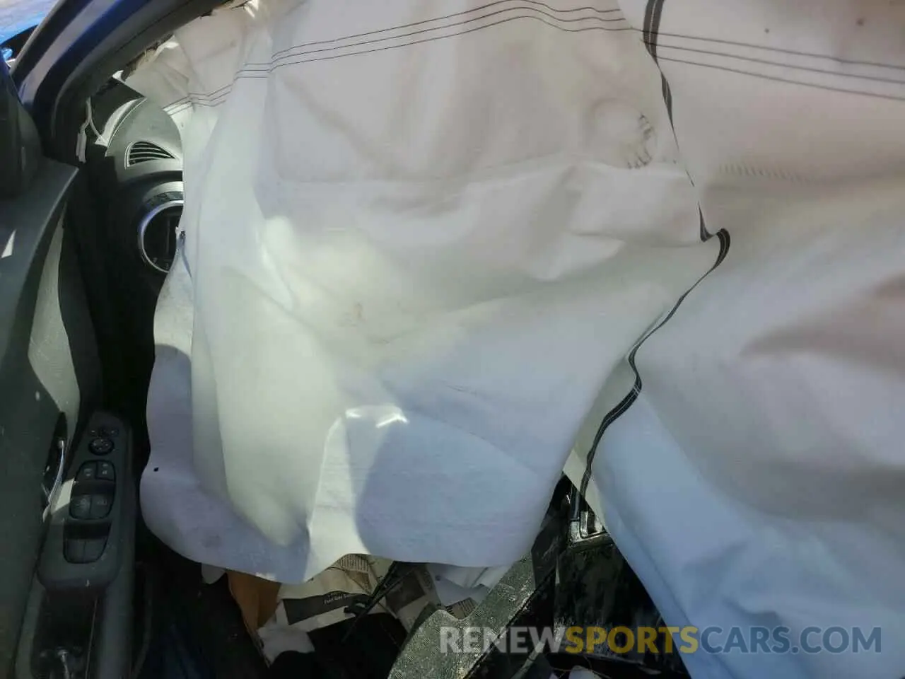 8 Photograph of a damaged car 3N1CP5DV9RL562090 NISSAN KICKS 2024