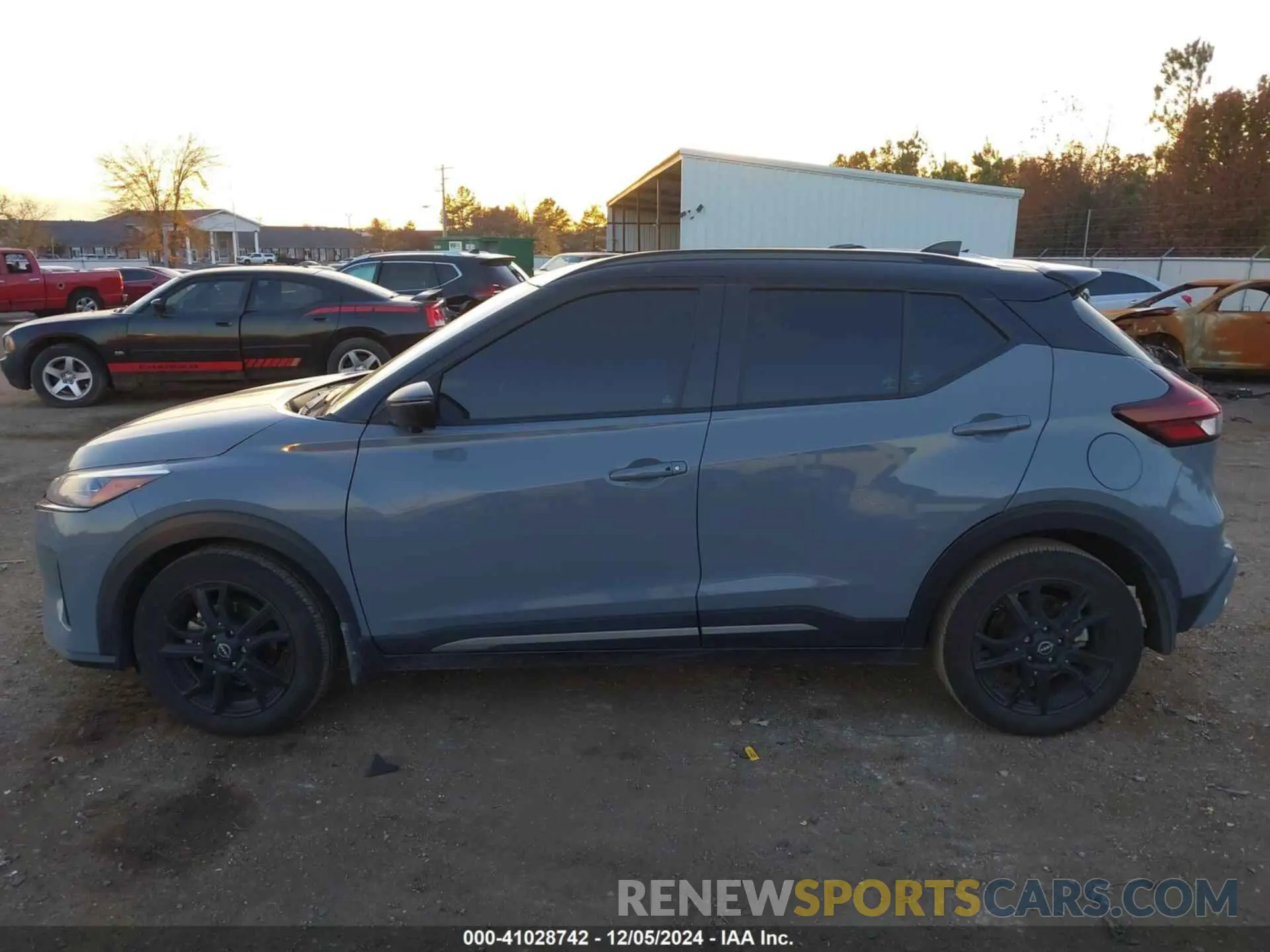 14 Photograph of a damaged car 3N1CP5DVXRL504571 NISSAN KICKS 2024