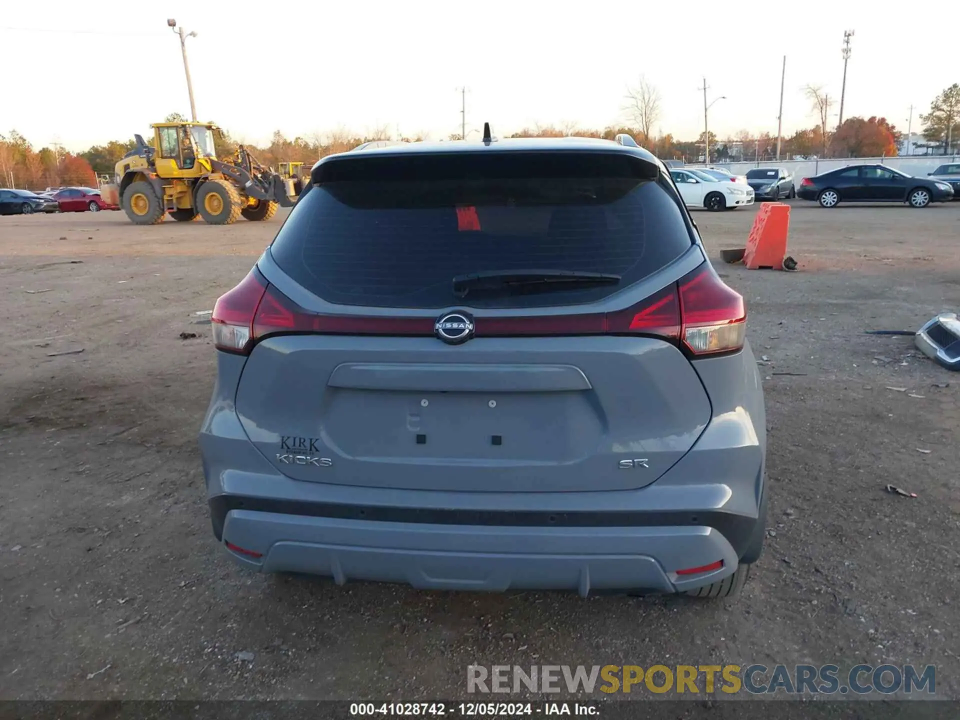 16 Photograph of a damaged car 3N1CP5DVXRL504571 NISSAN KICKS 2024