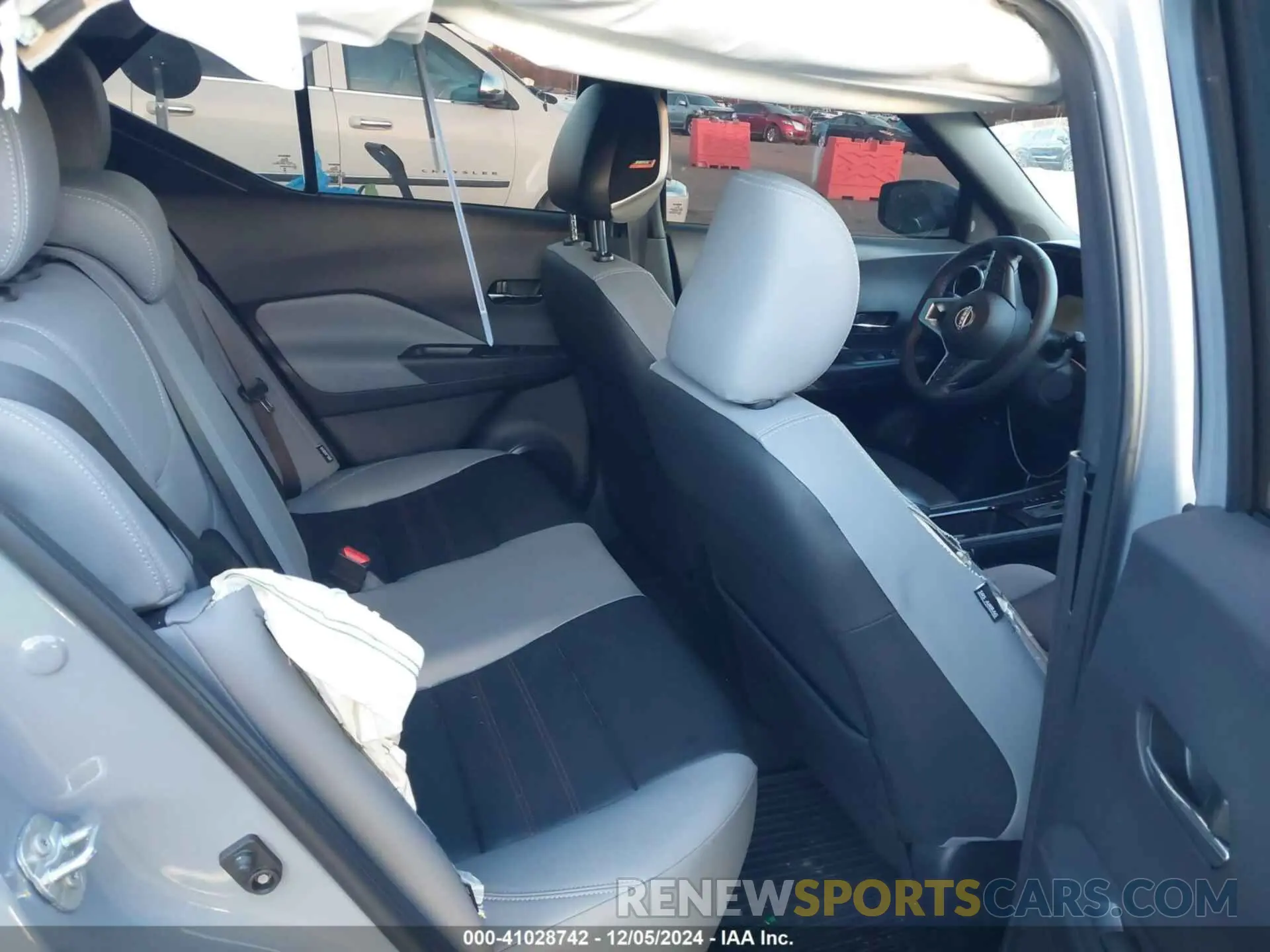 8 Photograph of a damaged car 3N1CP5DVXRL504571 NISSAN KICKS 2024