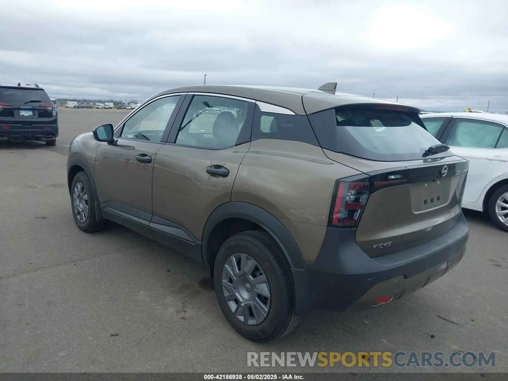 3 Photograph of a damaged car 3N8AP6BA0SL305890 NISSAN KICKS 2025