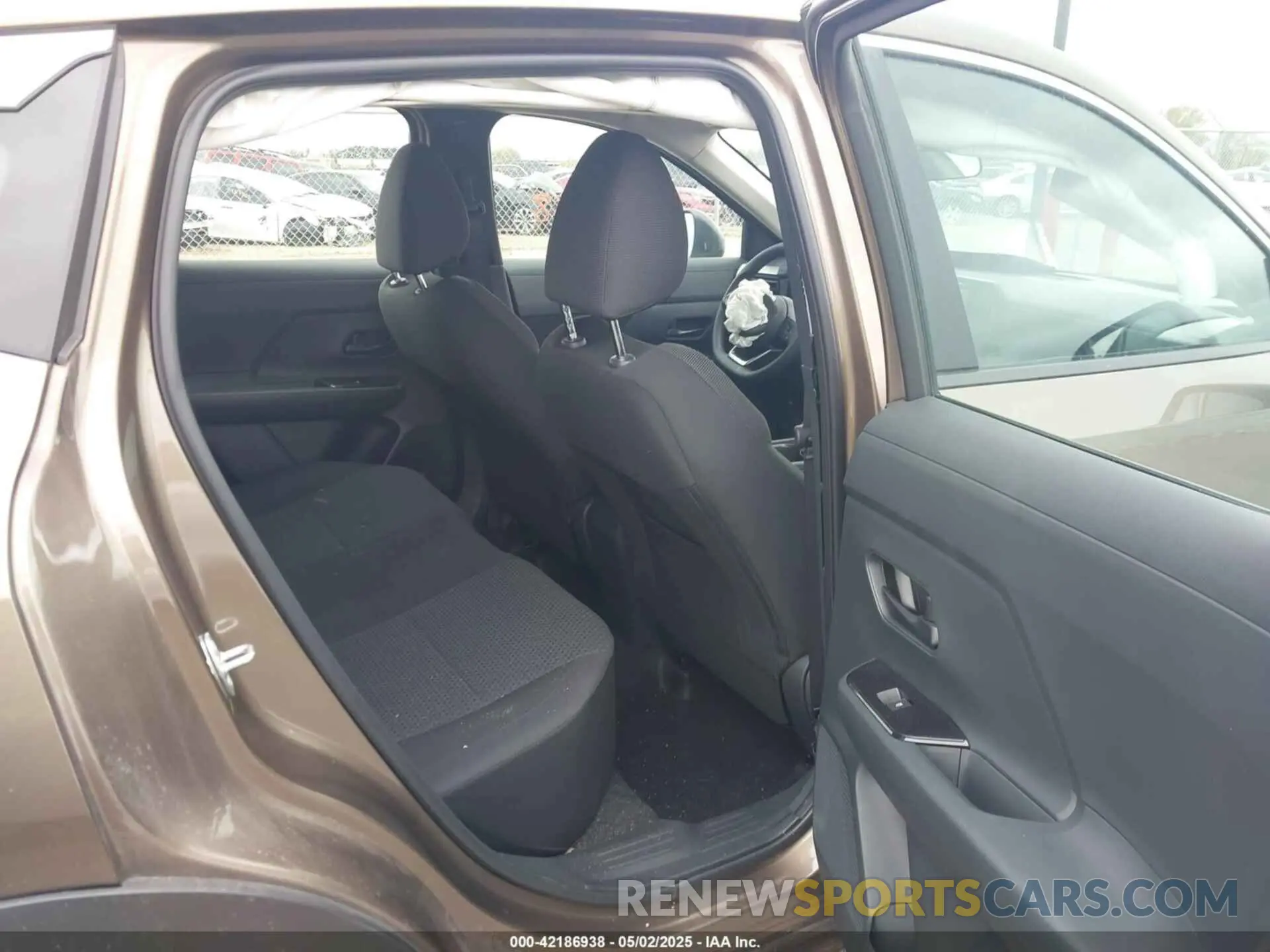 8 Photograph of a damaged car 3N8AP6BA0SL305890 NISSAN KICKS 2025