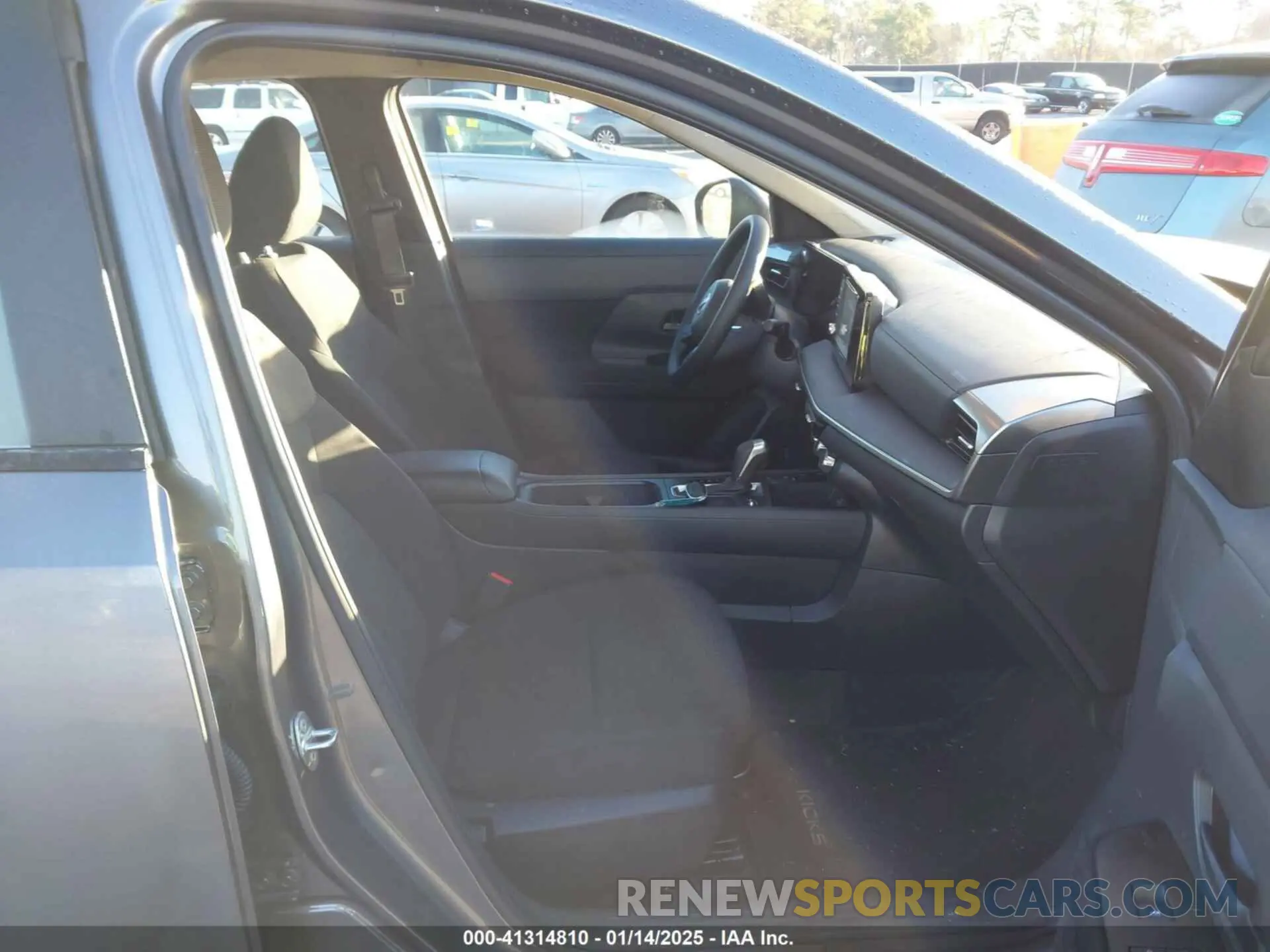 5 Photograph of a damaged car 3N8AP6BA0SL306781 NISSAN KICKS 2025